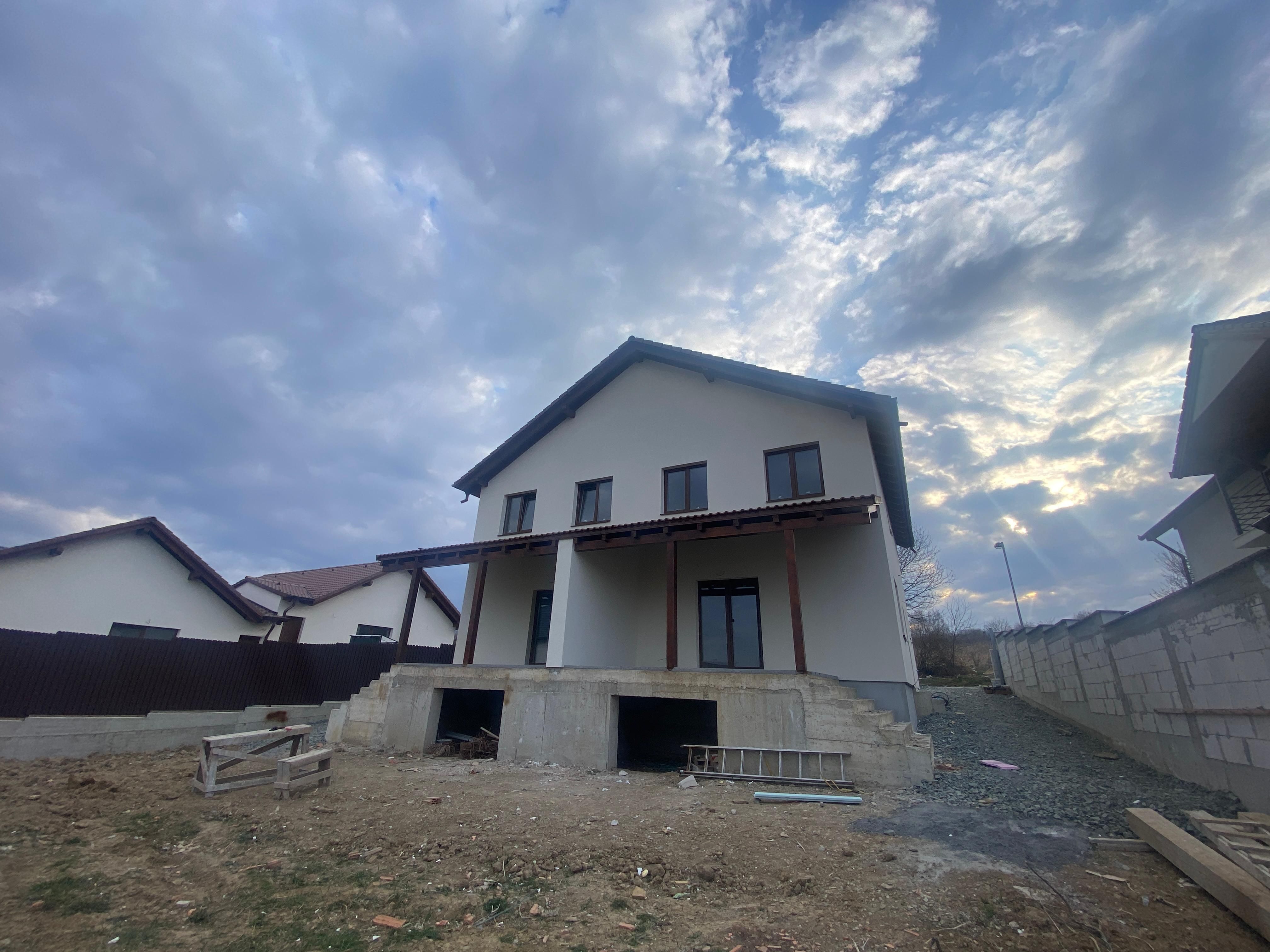 Casa vanzare 4 camere P+1E terasa teren 250mp Sibiu zona Arhitectilor — fotografia 3