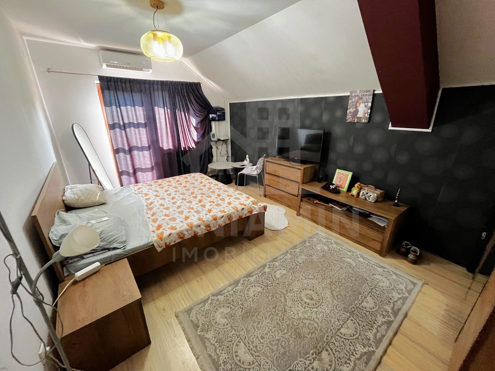 Casa Moderna P+M-220mp-6 Camere-Toate Utilitatile-An 2010-Zona Ford — fotografia 4