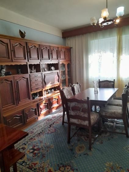 BRASADAS vinde casa cu etaj, 4 camere, central, acces cu masina. — fotografia 4