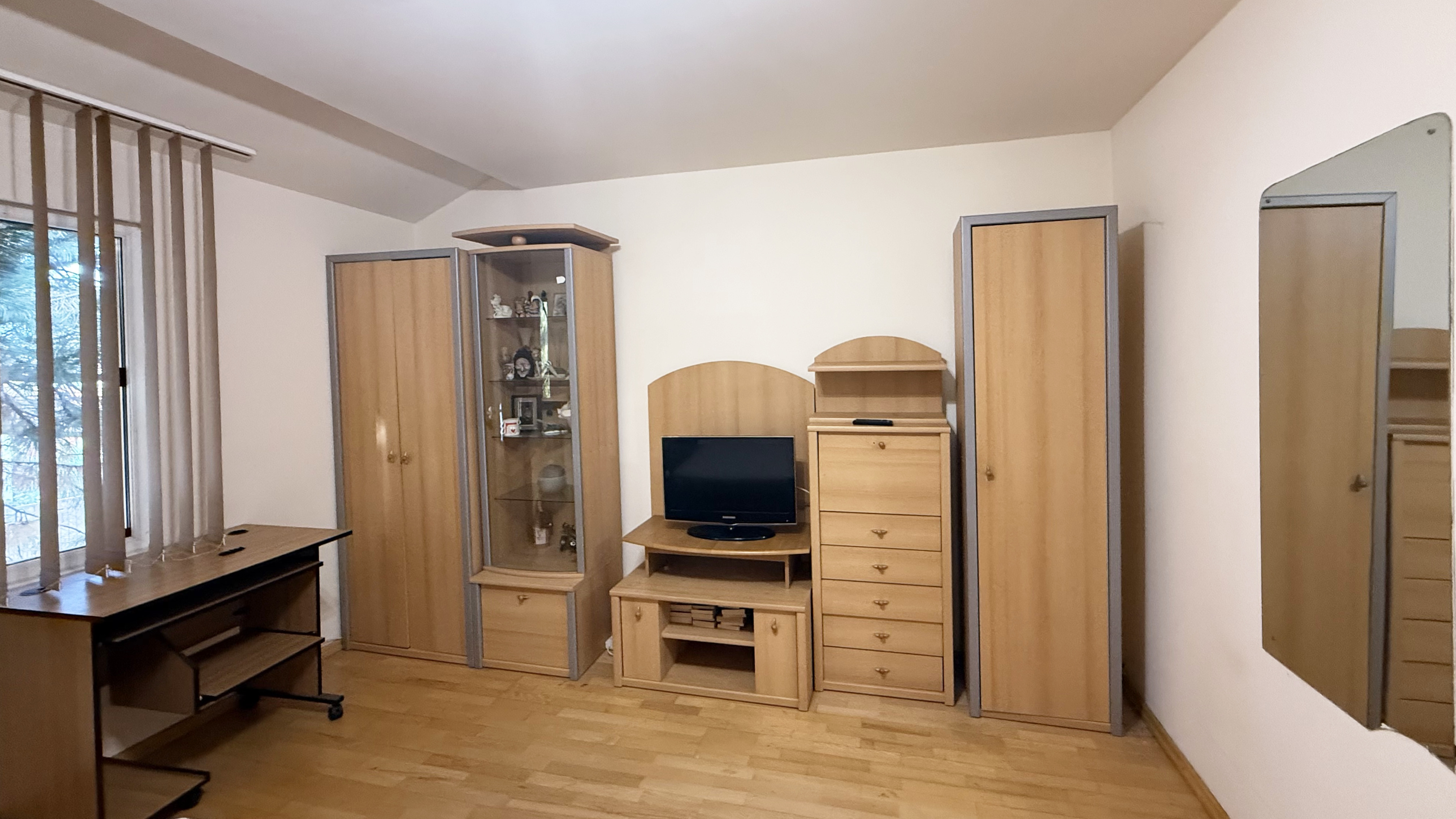Apartament 2 camere, decomandat, cu intrare separată, la casa/390 euro — fotografia 2