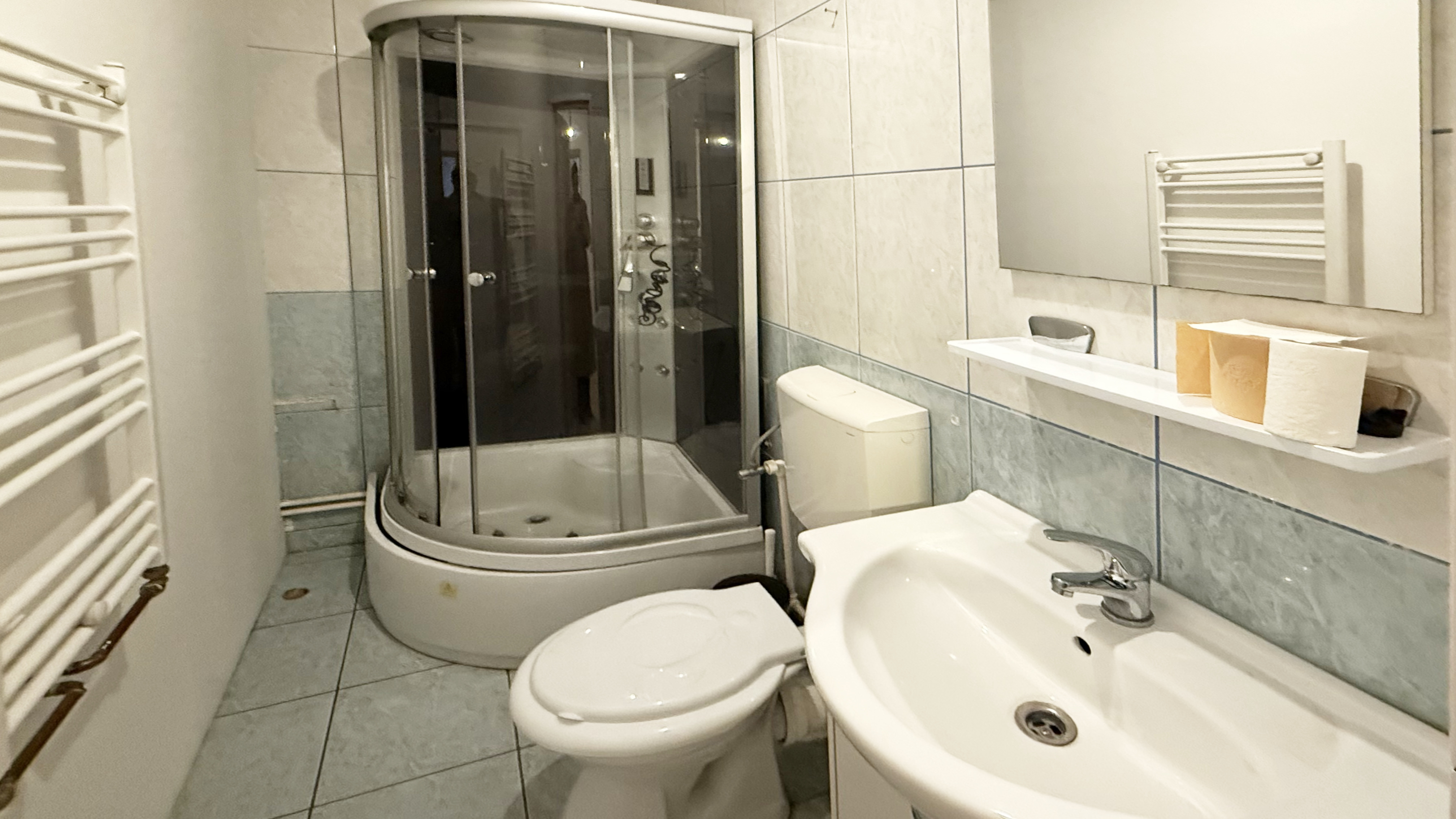 Apartament 2 camere, decomandat, cu intrare separată, la casa/390 euro — fotografia 5