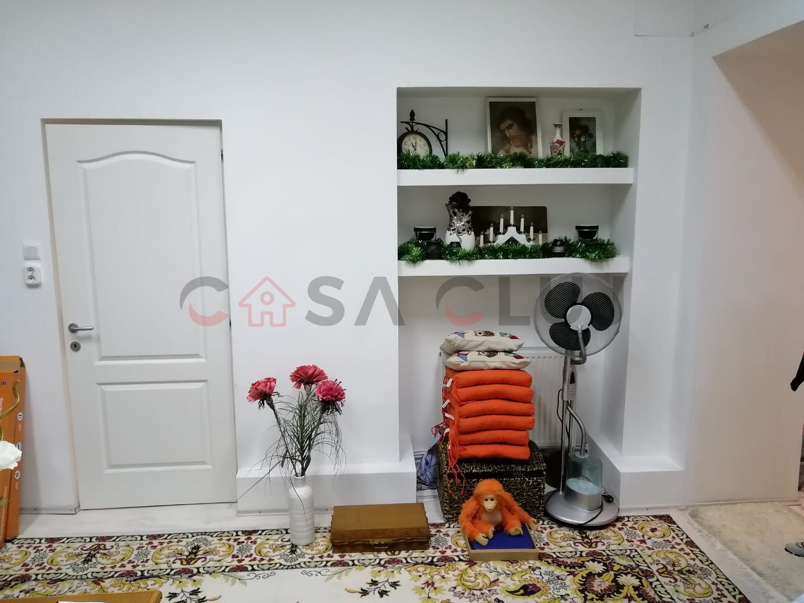3 Camere curte si loc de parcare, langa Primarie — fotografia 11