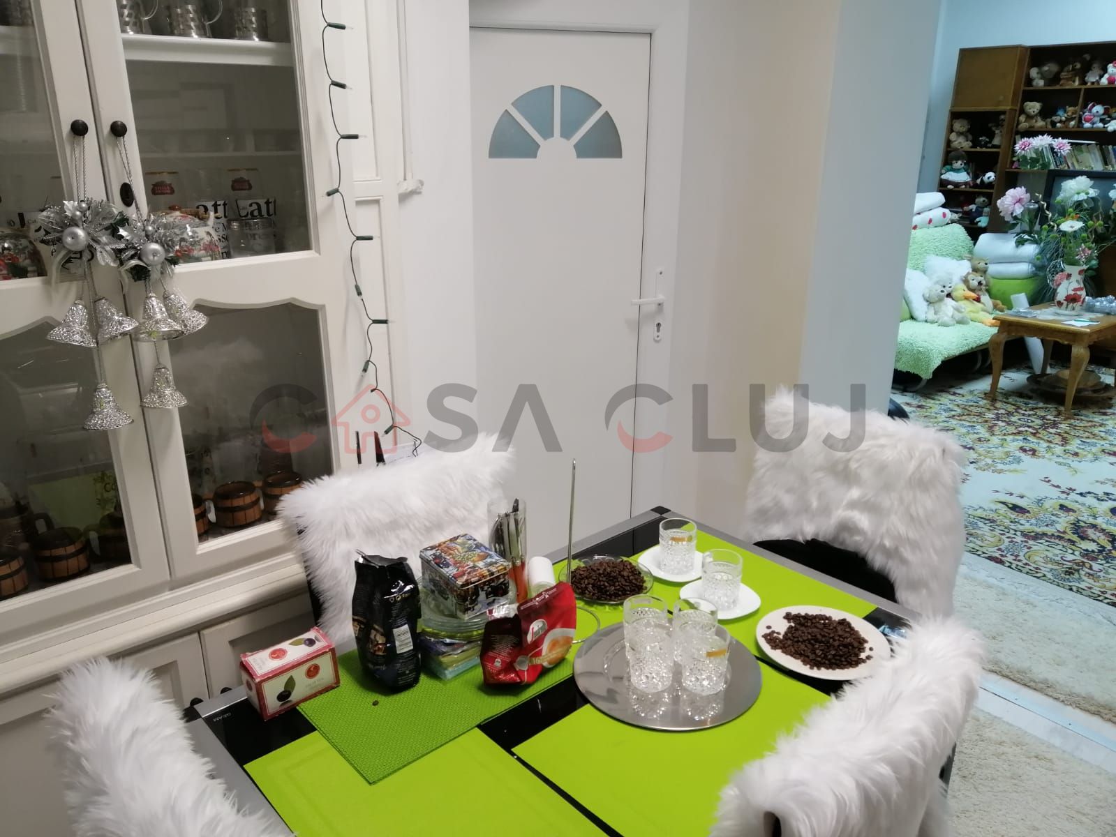 3 Camere curte si loc de parcare, langa Primarie — fotografia 5
