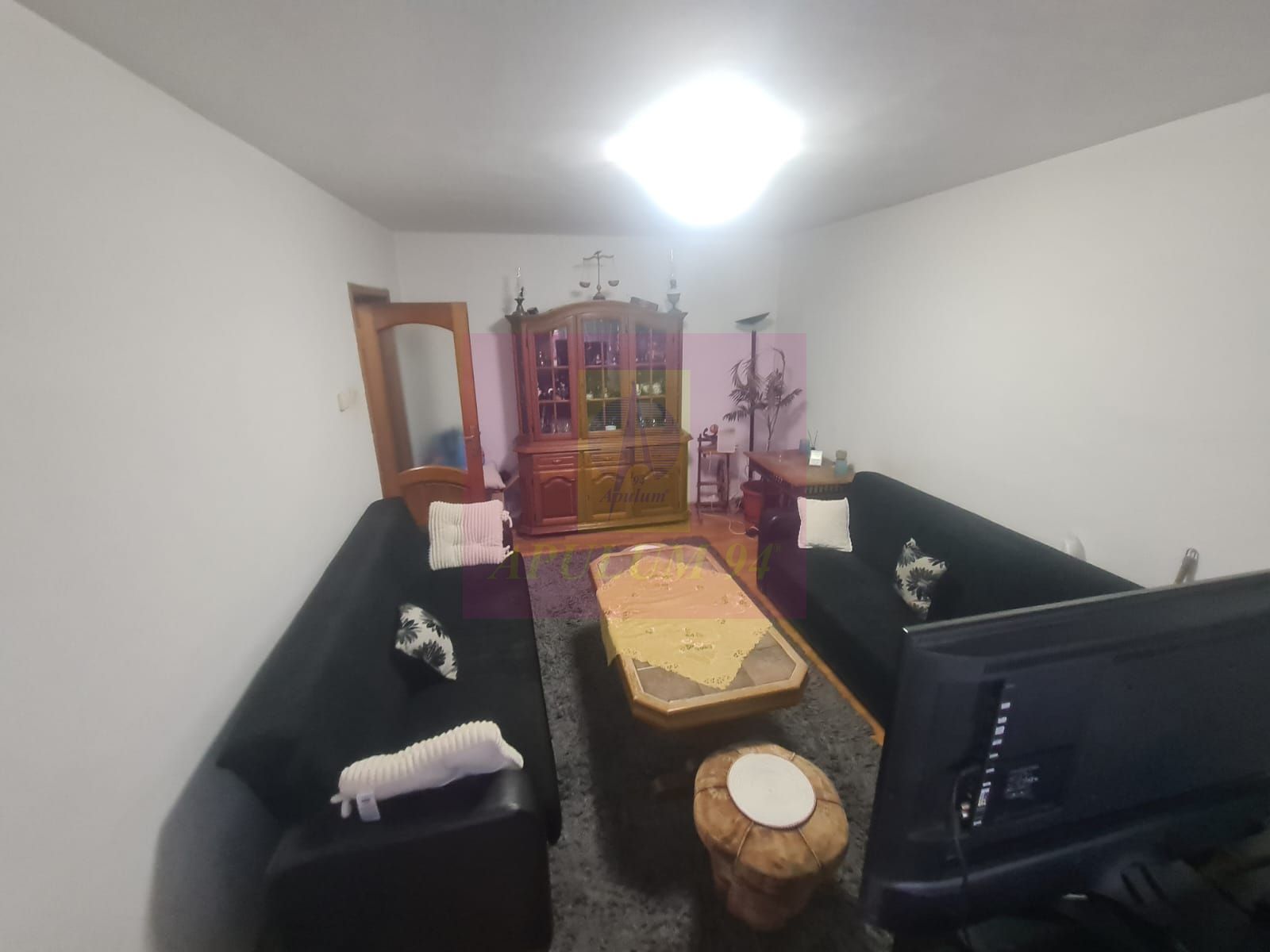 Apartament cu 3 camere de vanzare in Campina - Zona Cuza — fotografia 3