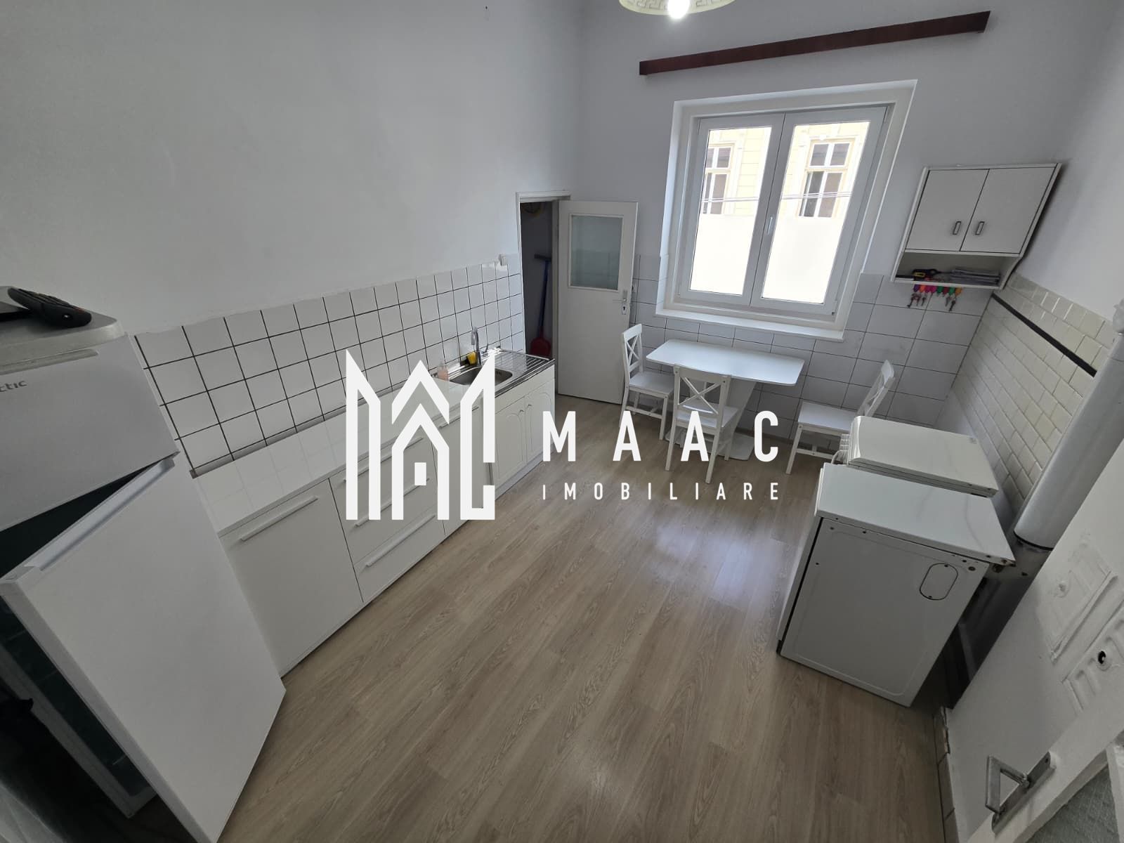 Apartament 4 camere 156 mpu zona Centrala Garaj Pivnita — fotografia 18