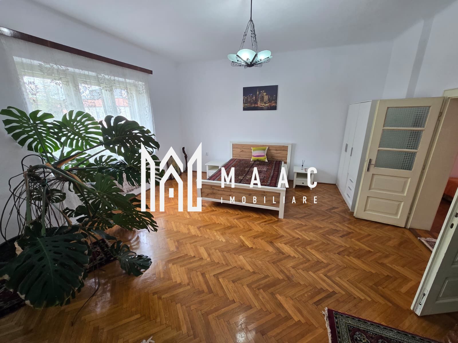 Apartament 4 camere 156 mpu zona Centrala Garaj Pivnita — fotografia 5
