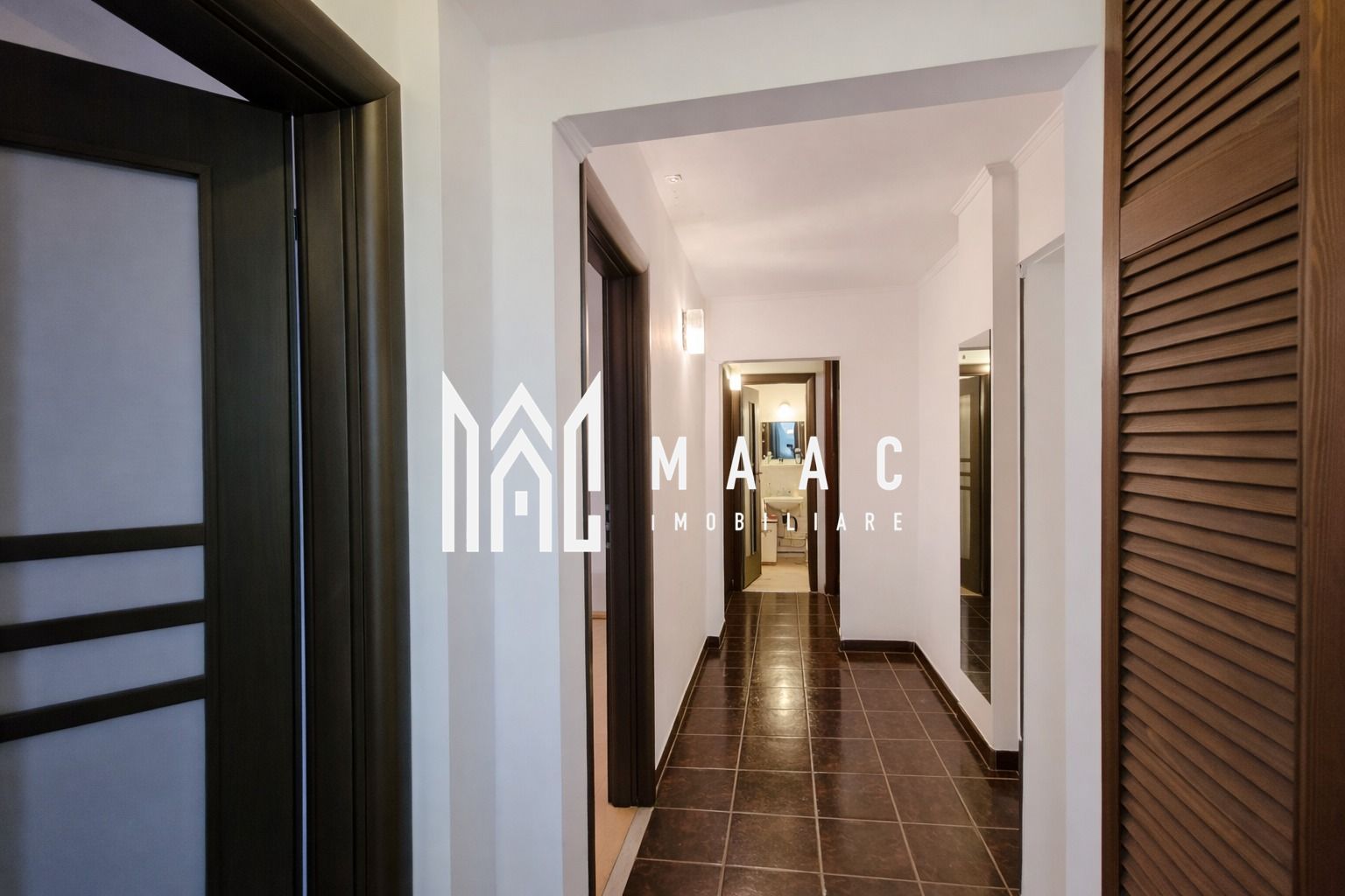Apartament 4 Camere | 2 bai | 2 balcoane | Pivnita | Central — fotografia 5