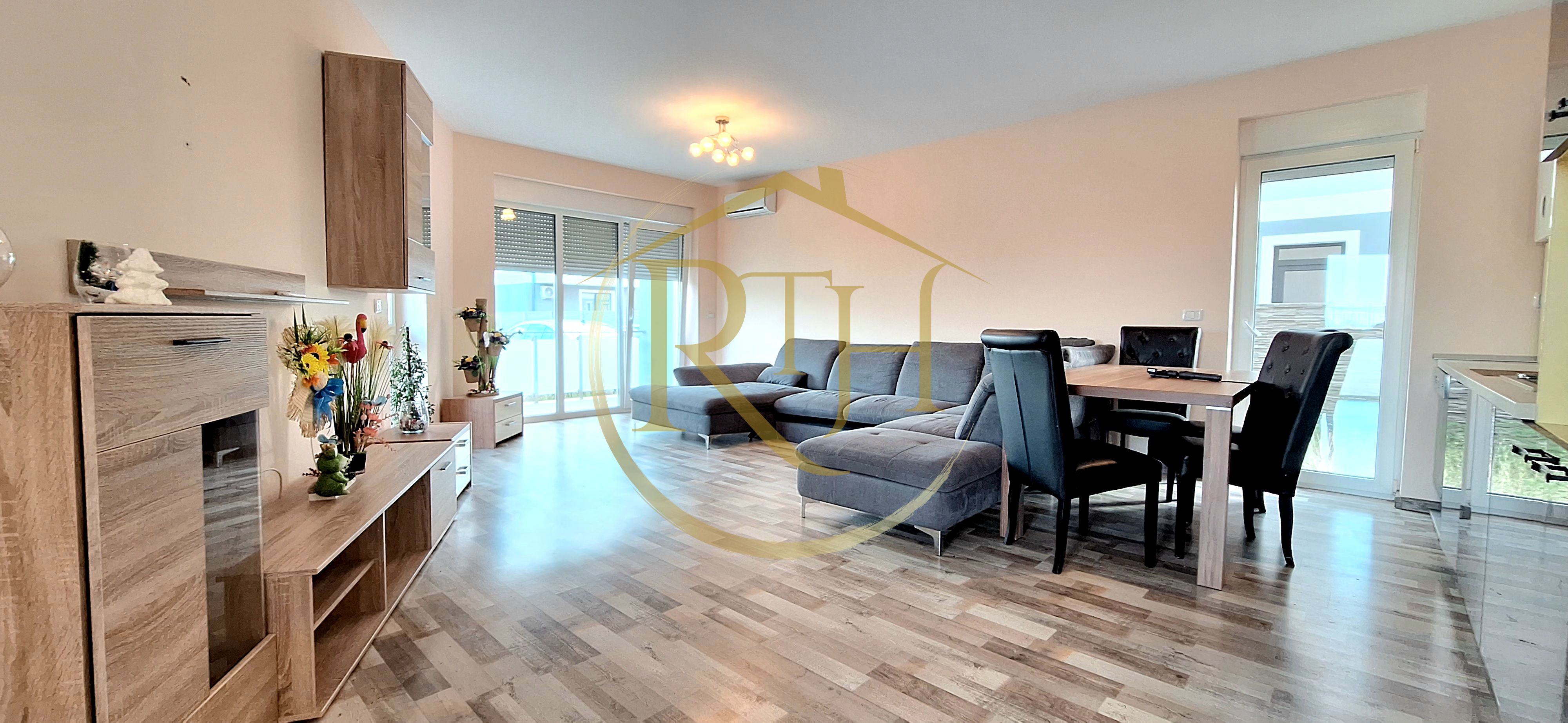 Oferim spre vanzare apartament 2 camere, 60 mp curte, Giroc, 0% Comision