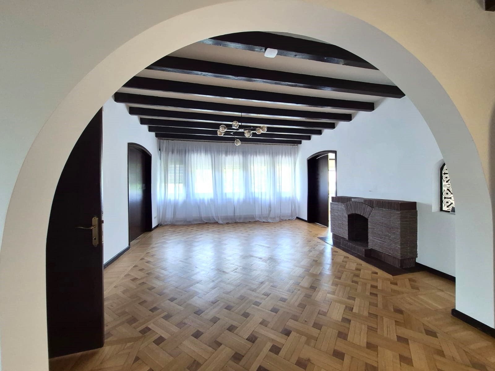 Apartament de închiriat | Aviatorilor | Vilă consolidată și renovată