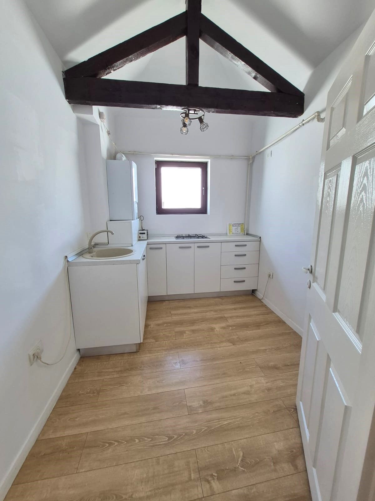 Apartament de închiriat | Aviatorilor | Vilă consolidată și renovată — fotografia 13