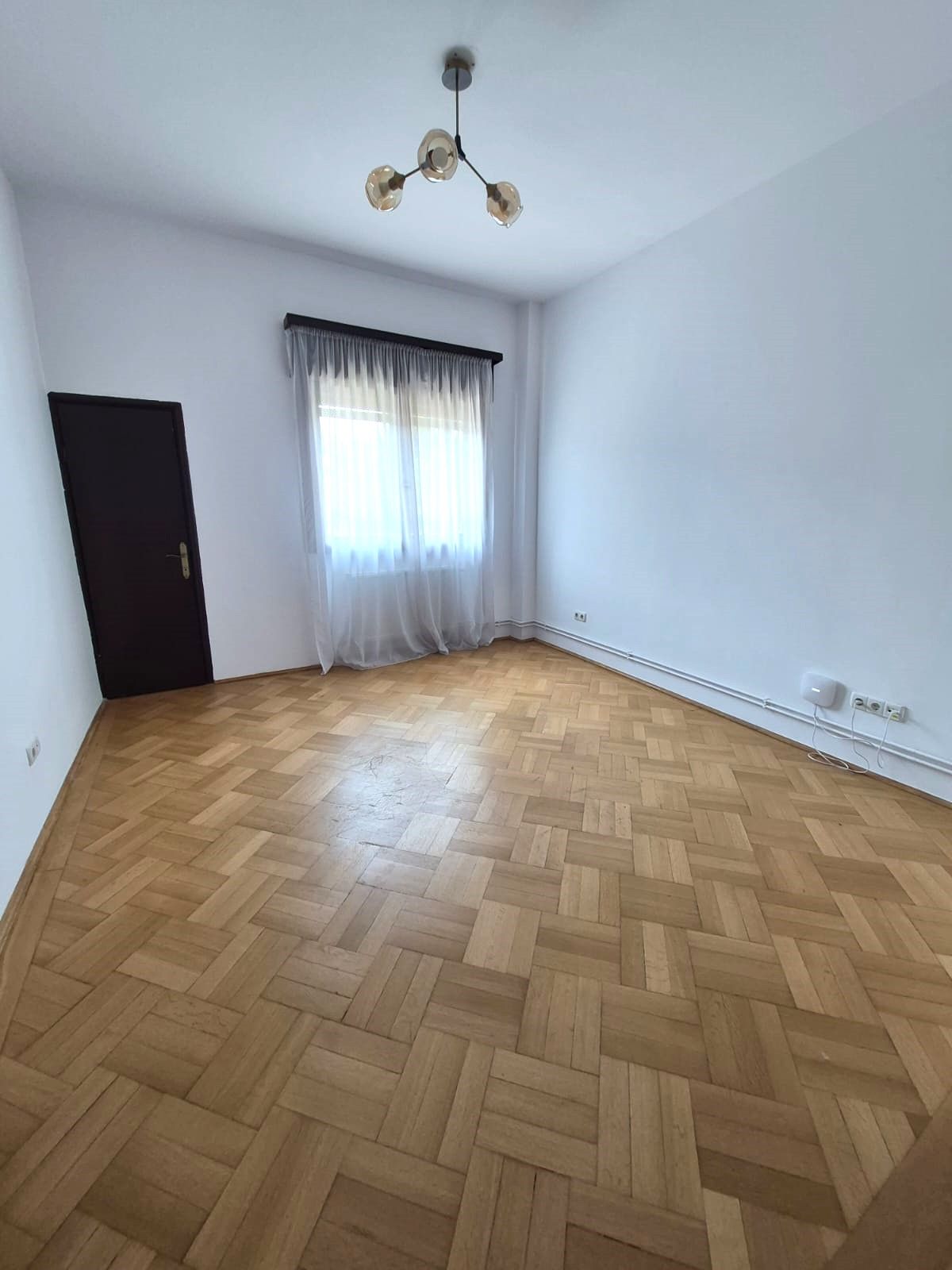 Apartament de închiriat | Aviatorilor | Vilă consolidată și renovată — fotografia 4