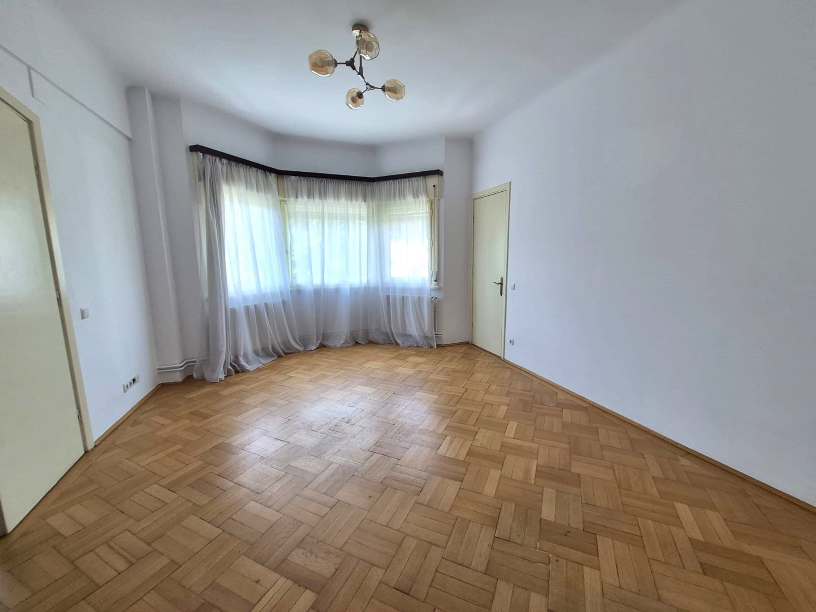 Apartament de închiriat | Aviatorilor | Vilă consolidată și renovată — fotografia 5