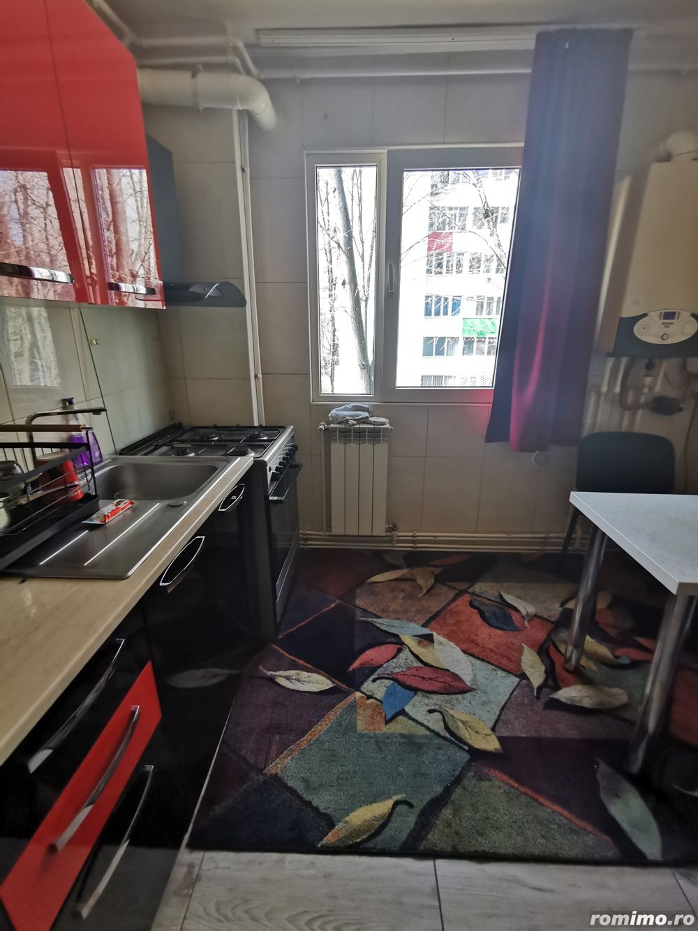 Proprietar , vand apartament , 4 camere cu centrala termica , boxa si loc parcare adp — fotografia 2