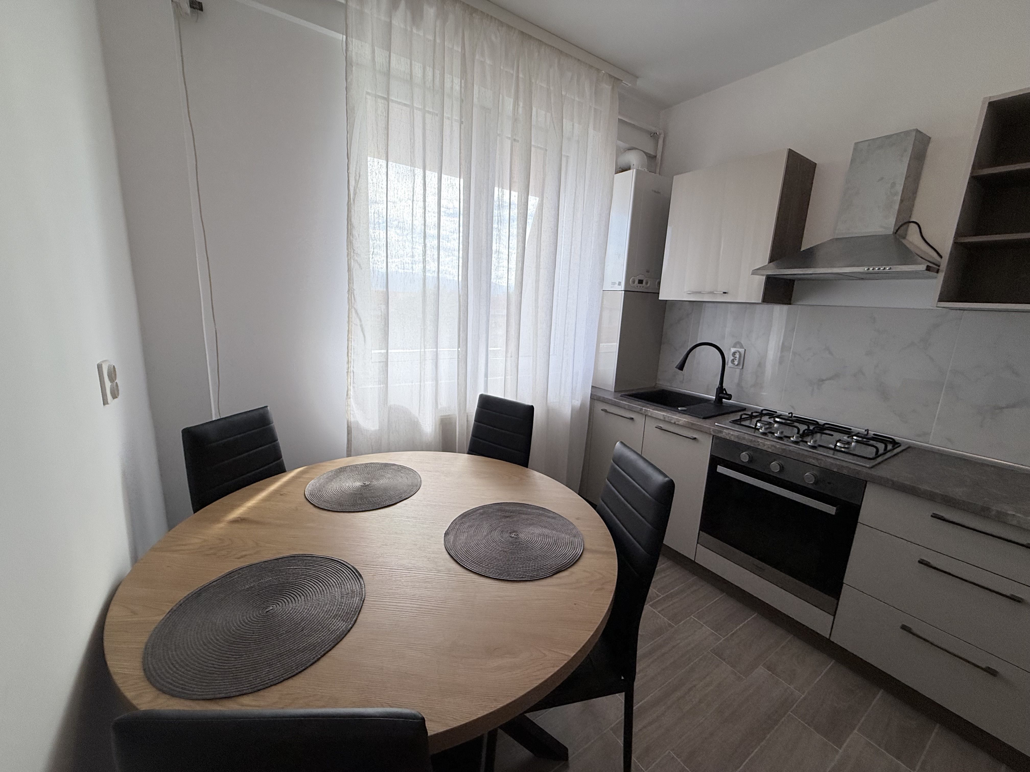 Apartament 2 camere zona Turnisor Sibiu Total decomandat — fotografia 3