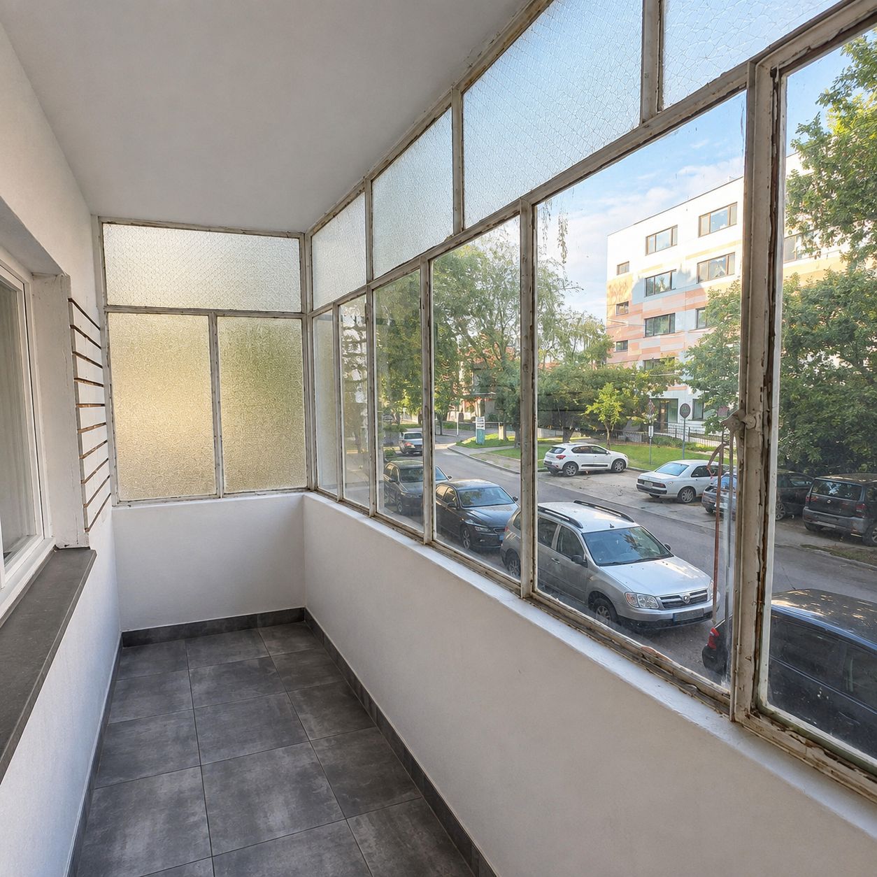 Apartament decomandat cu 3 camere și 2 băi, zona Complex Studențesc — fotografia 10