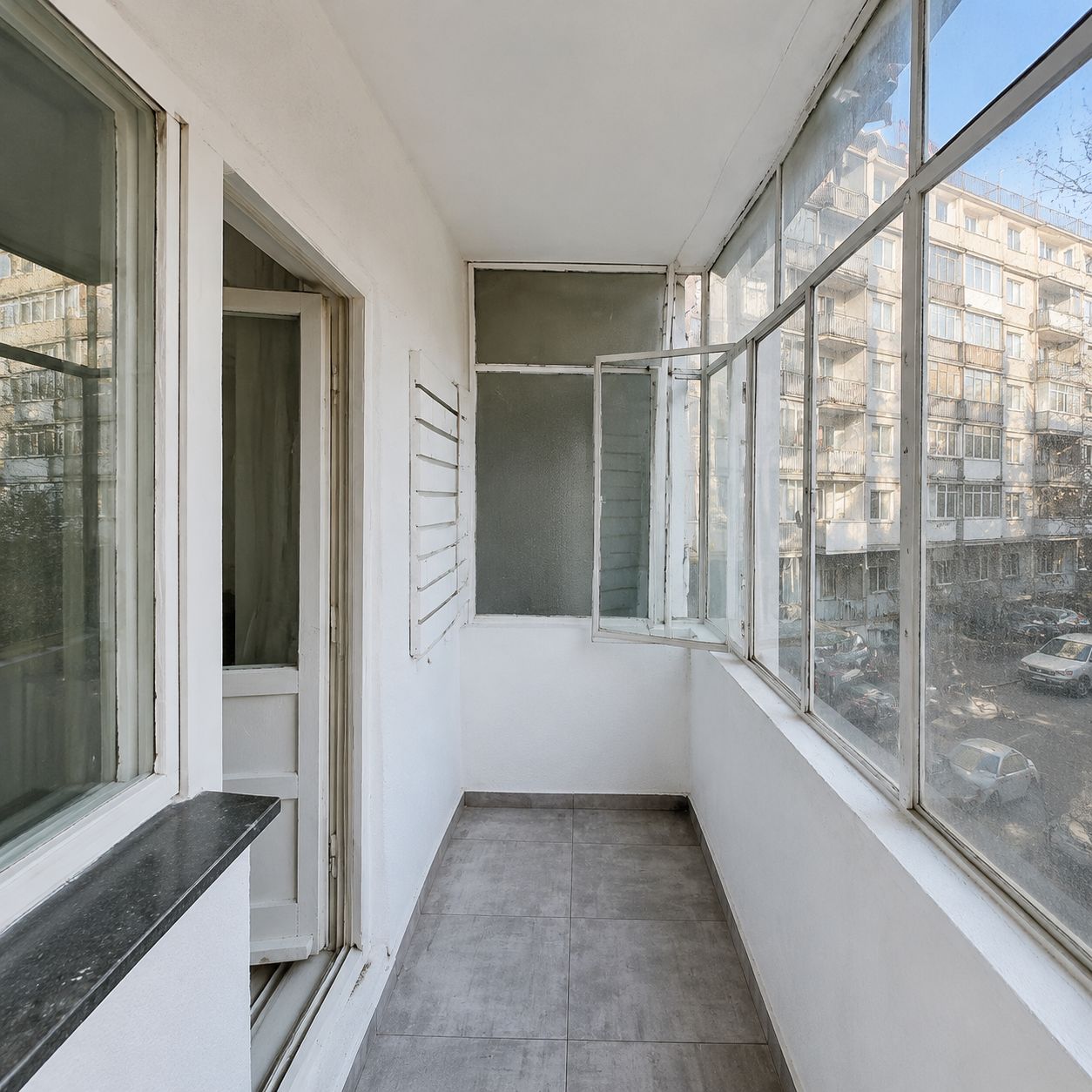 Apartament decomandat cu 3 camere și 2 băi, zona Complex Studențesc — fotografia 8