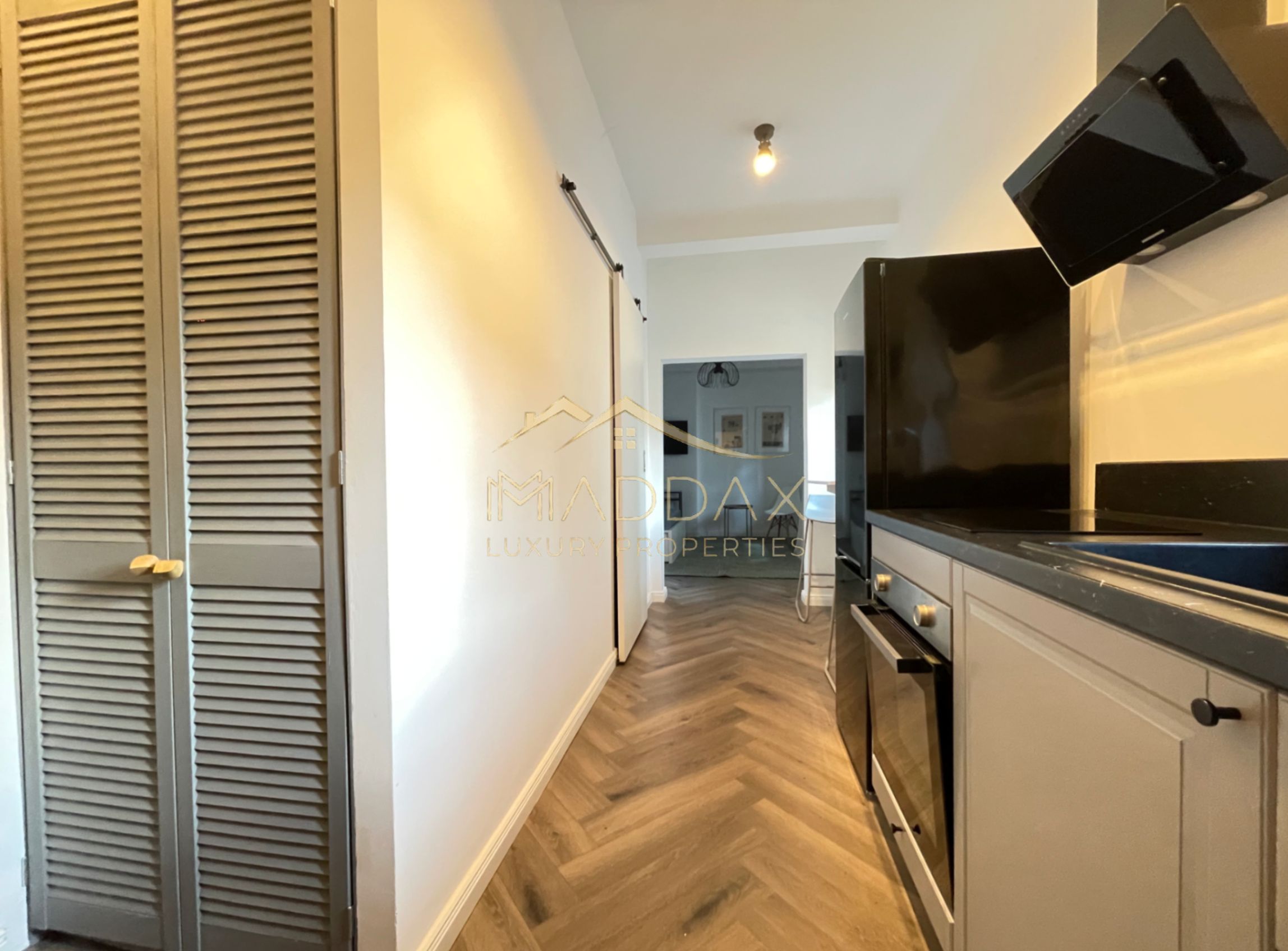 Garsoniera Premium in Vila interbelica**Boxa+Mansarda+Curte/R. Beller/DOROBANTI — fotografia 10