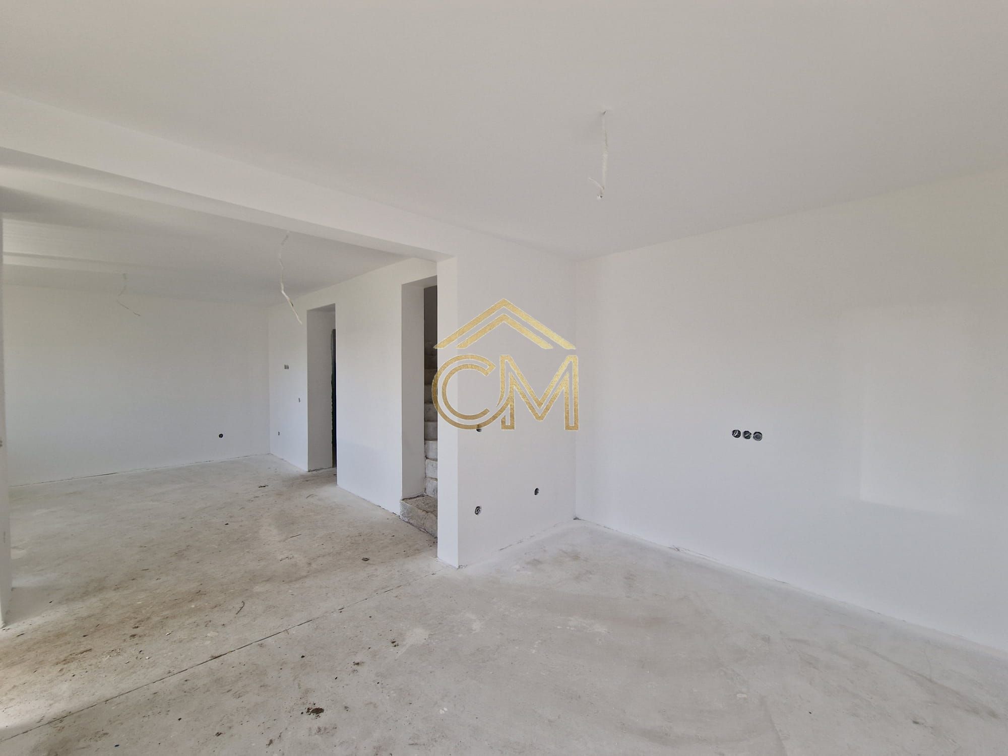 Quadruplex 4 Camere / 82MPU / Terasa / 170MP Curte