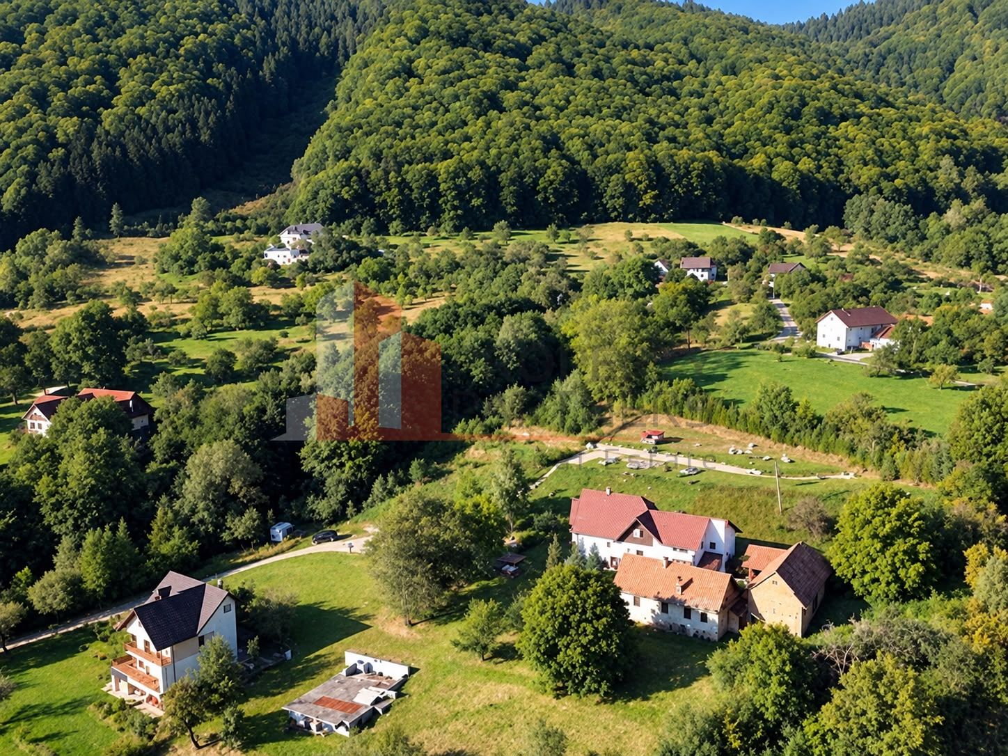 Teren 7.151 mp + casă tradițională în Predeluț–Bran — fotografia 6