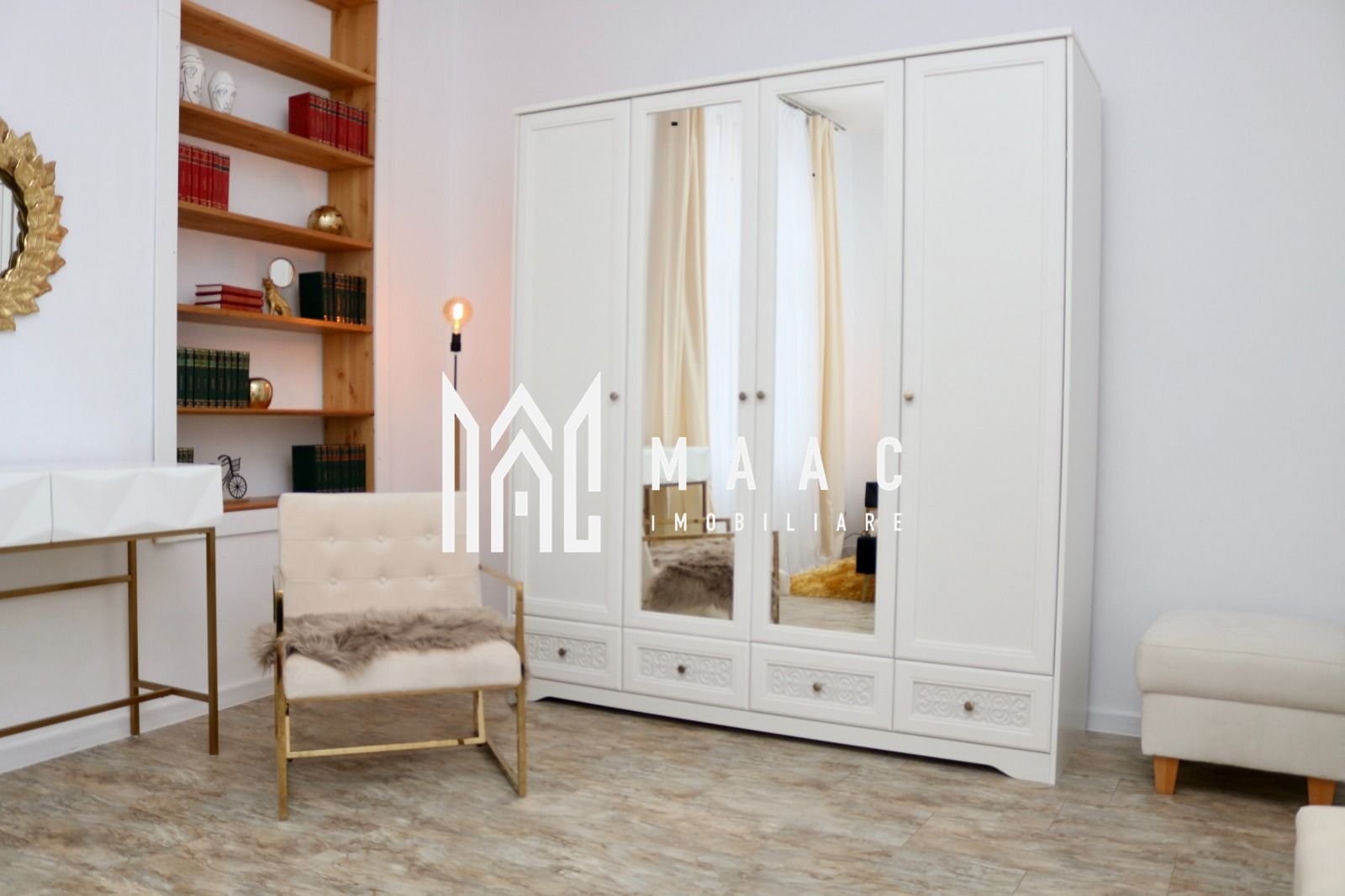 Apartament 4 camere de închiriat | Cisnădie, Central | Curte — fotografia 5