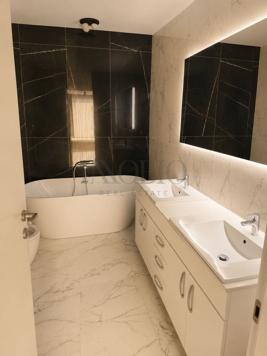 Apartament premium cu 4 camere și terasă generoasă — fotografia 8