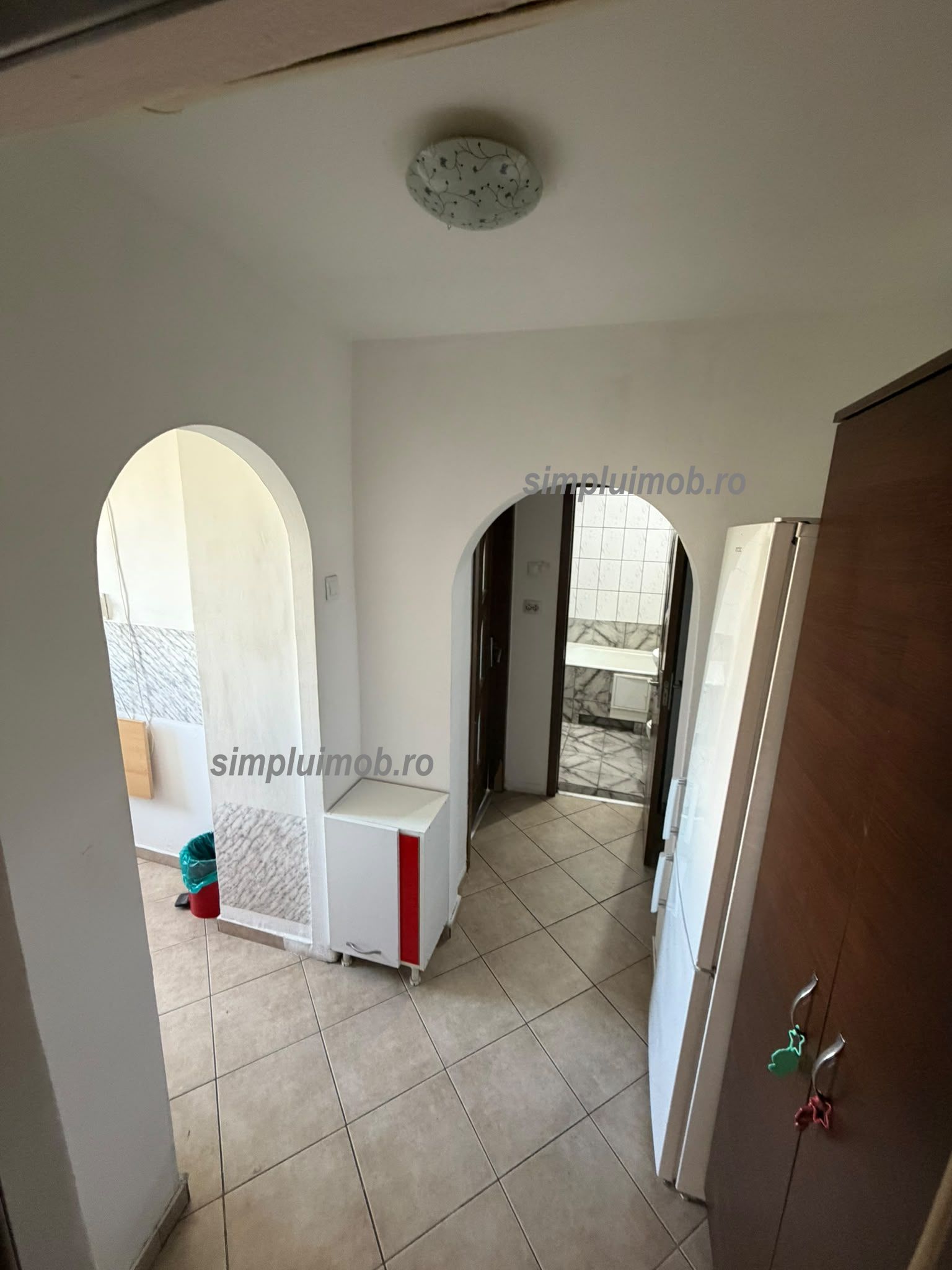 Piata Sudului Decomandat 2 Camere Etaj Intermediar