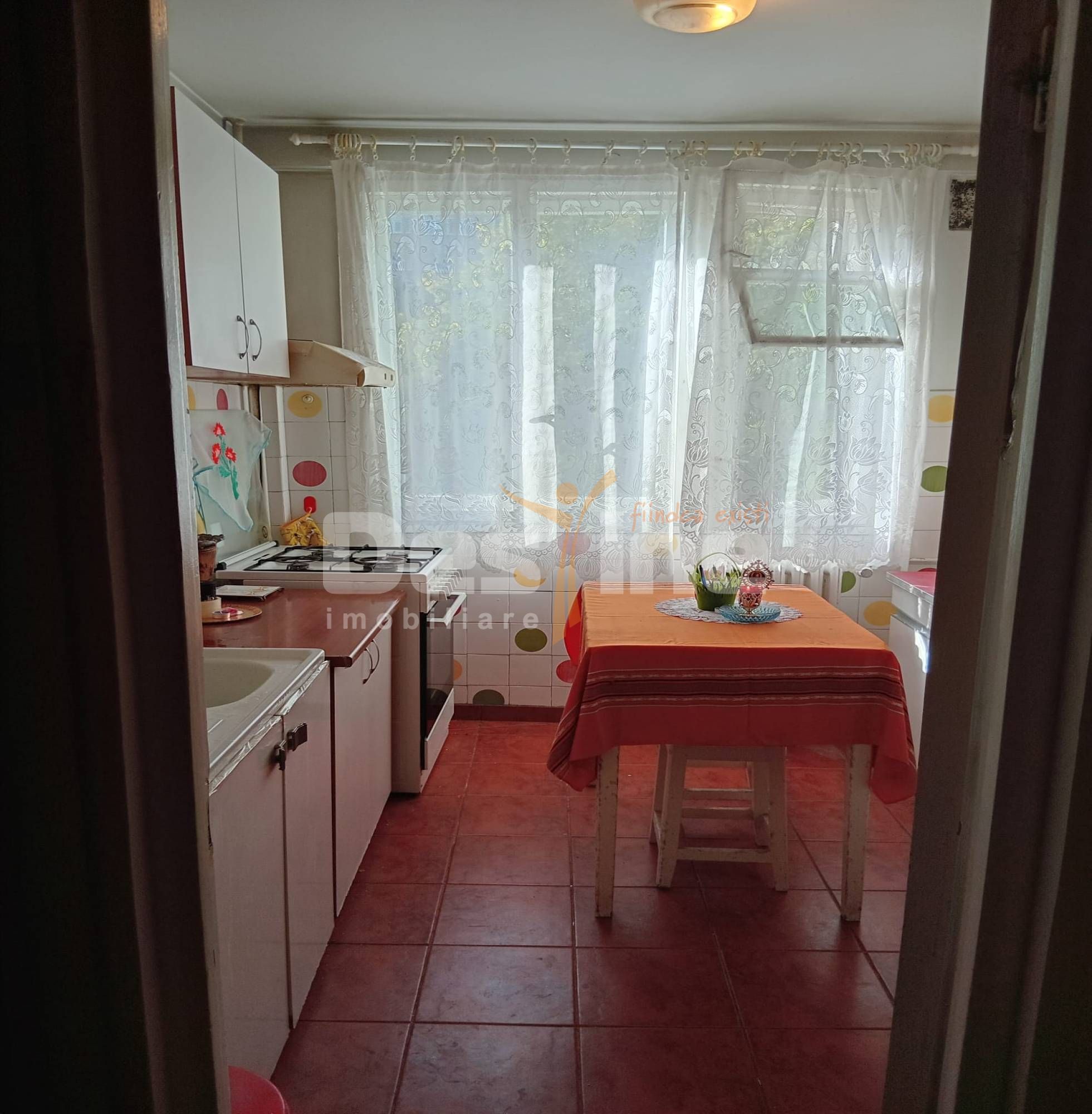APARTAMENT 3 CAMERE DECOMANDAT SEMIDECOMANDAT — fotografia 6