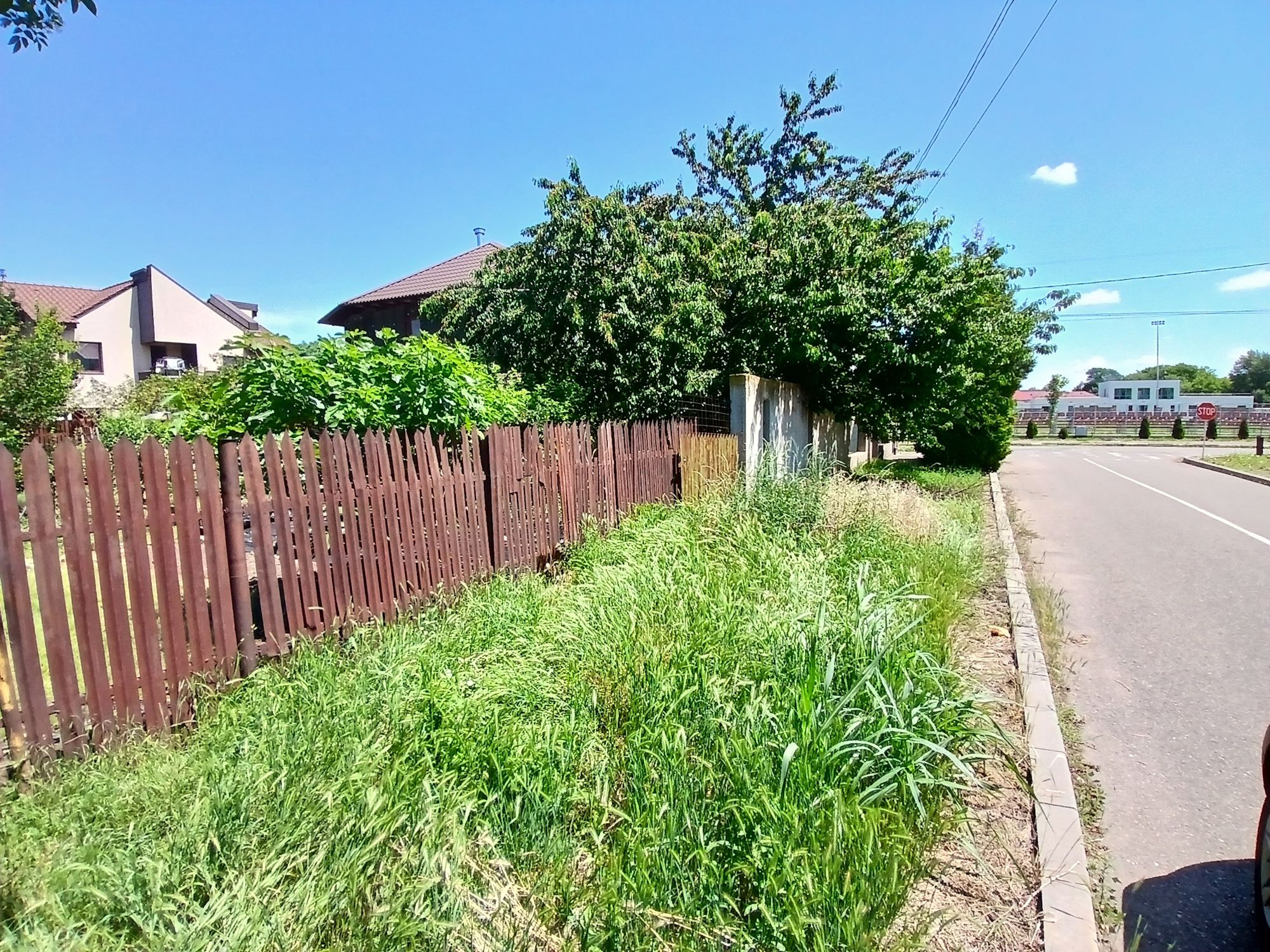 Teren intravilan 402 mp în Tecuci – zonă liniștită, deschidere 16 ml — fotografia 3