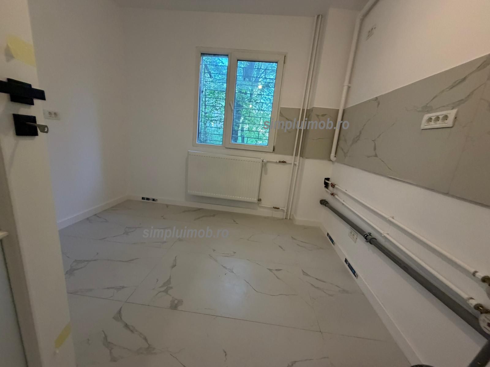 Metrou Titan renovat complet 3 camere — fotografia 10