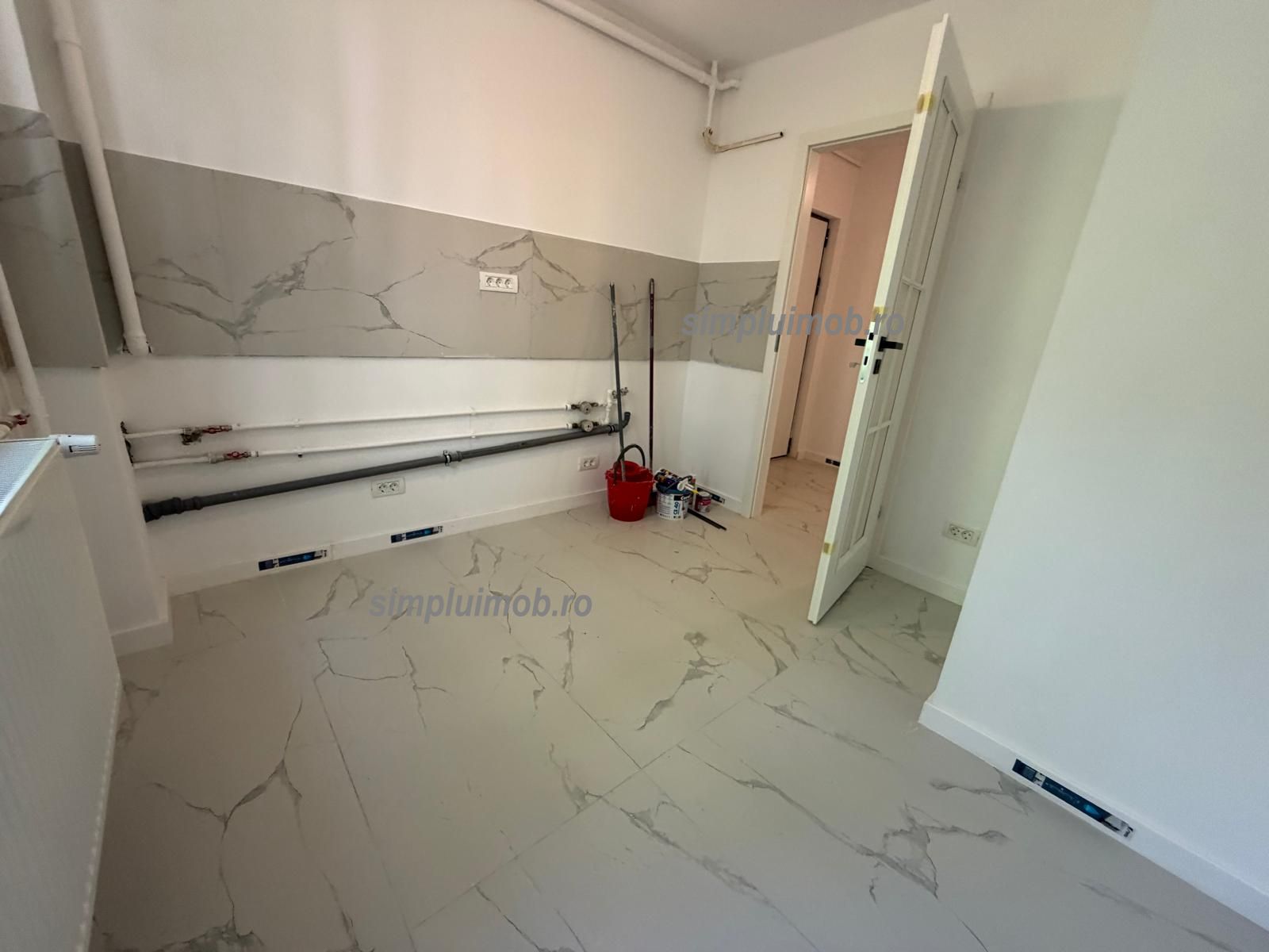 Metrou Titan renovat complet 3 camere — fotografia 11