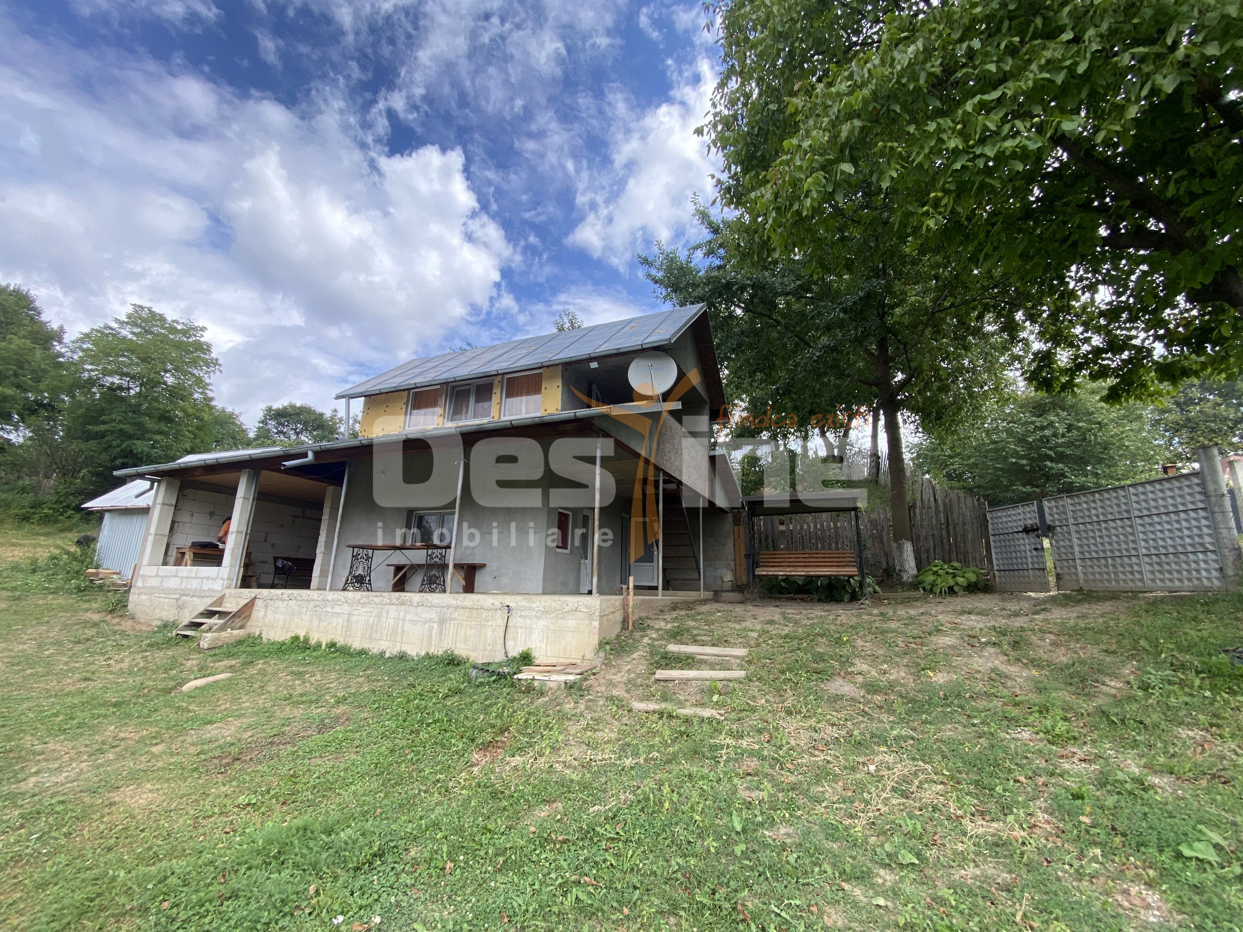 Casa de vanzare Socea Comuna Rediu 40.000€