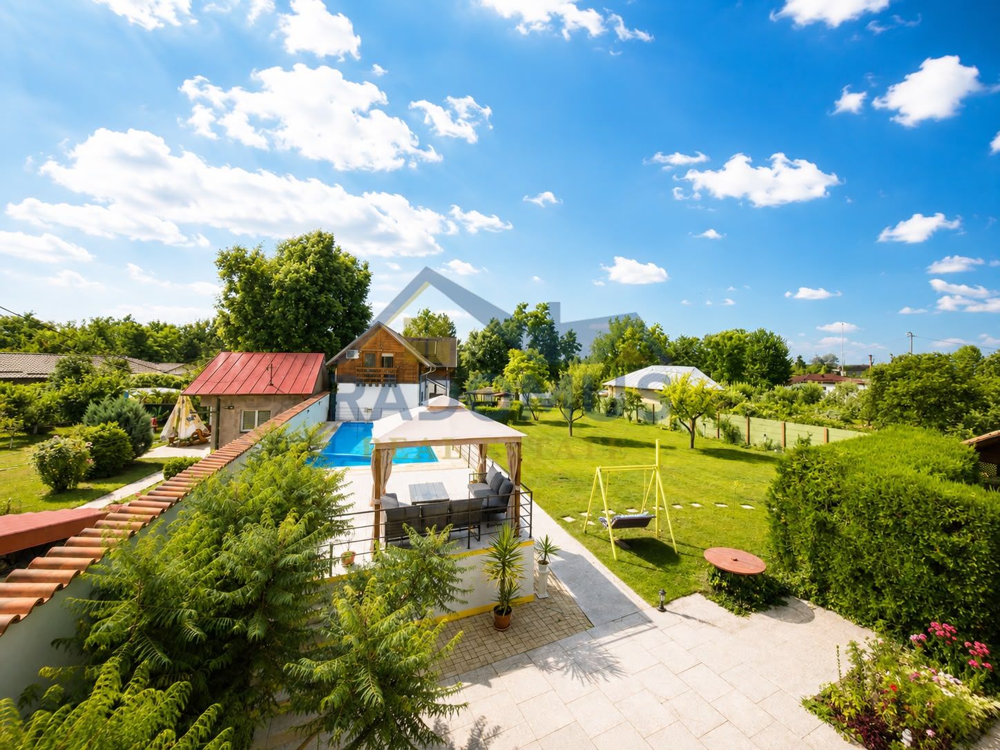 Proprietate Premium | 2 Case | Piscină | Teren 2.000 mp | Mobilată — fotografia 13