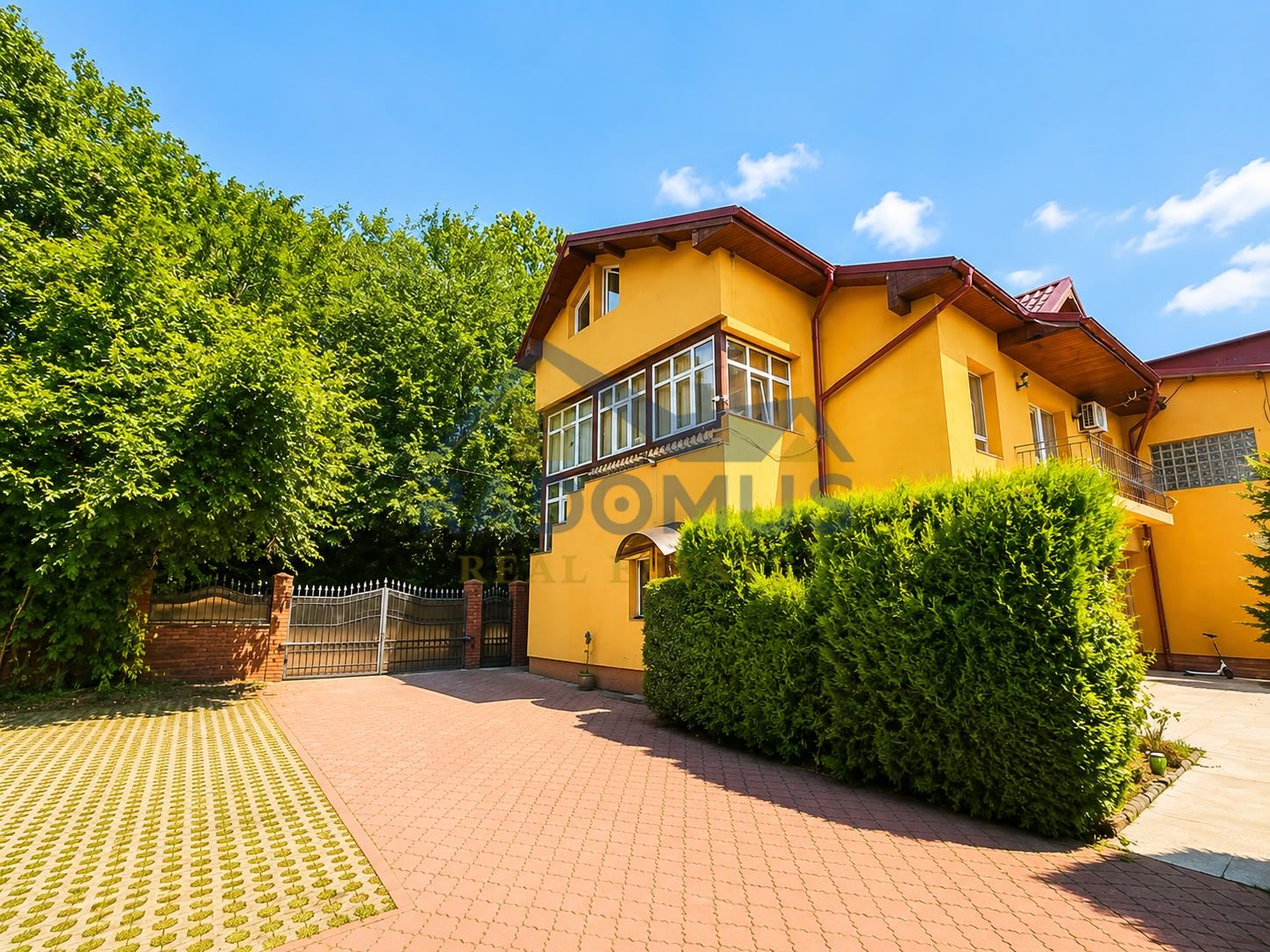 Proprietate Premium | 2 Case | Piscină | Teren 2.000 mp | Mobilată — fotografia 16