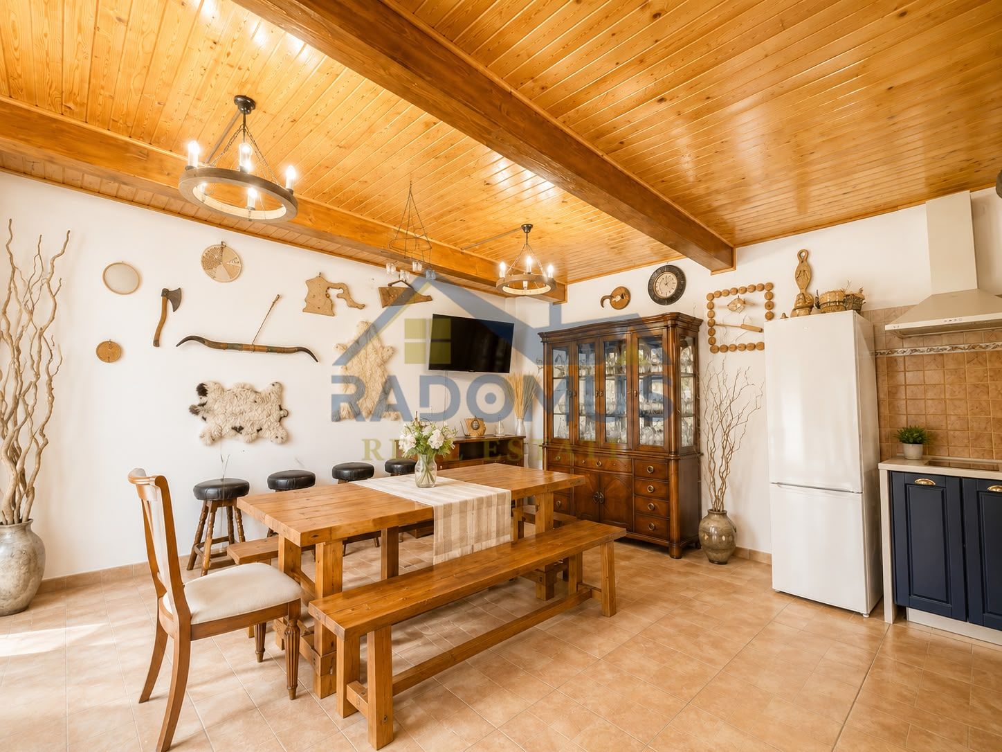 Proprietate Premium | 2 Case | Piscină | Teren 2.000 mp | Mobilată — fotografia 18