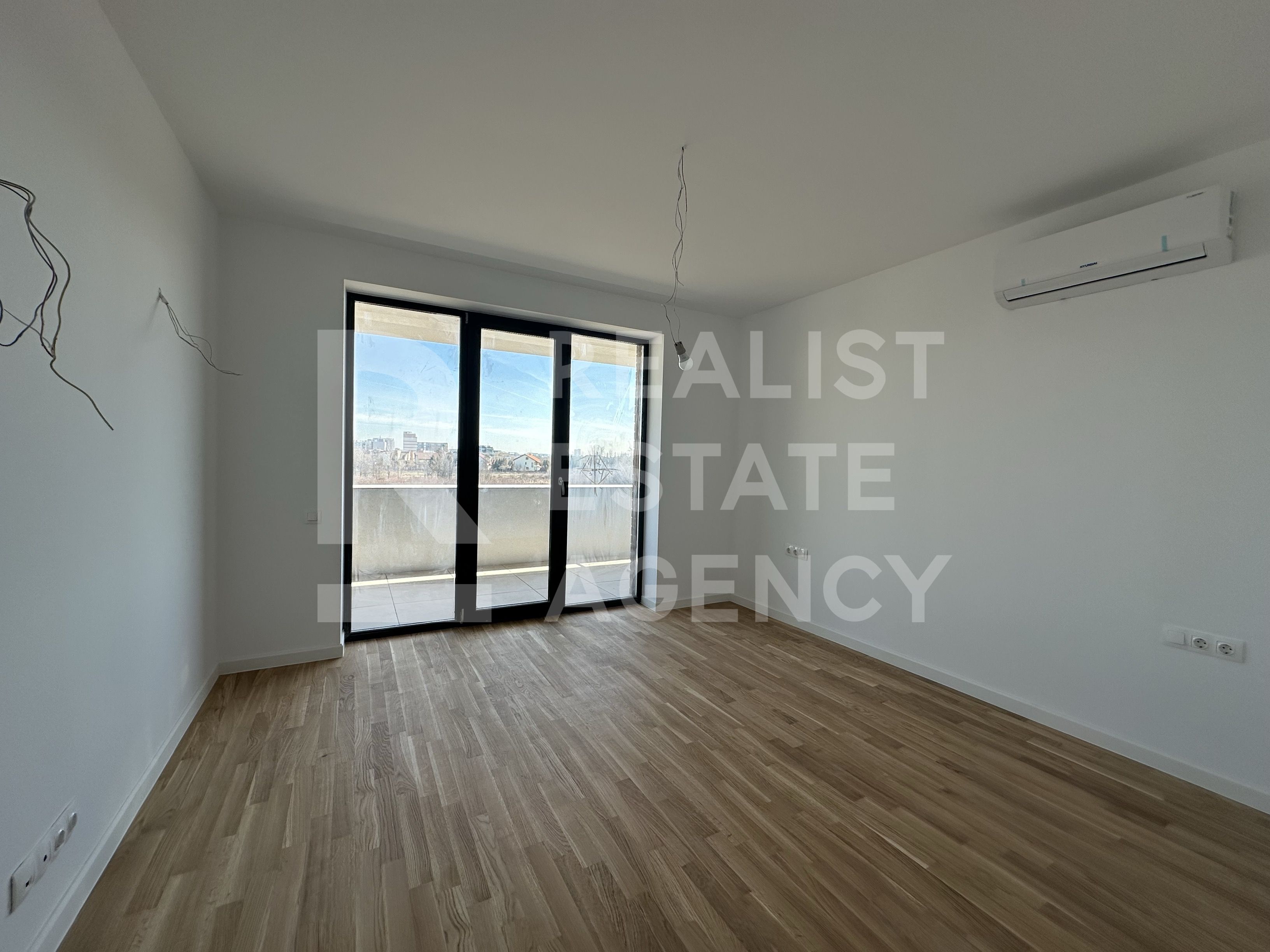 Apartament cu 2 camere  - Vedere spre lac, zona Sisești — fotografia 3