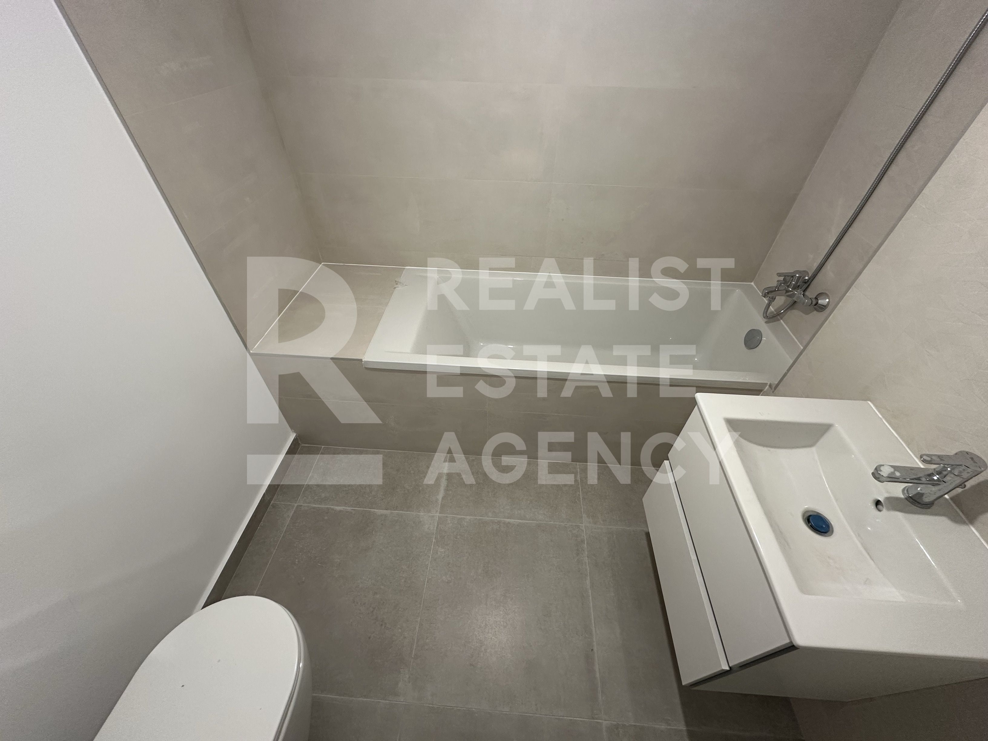 Apartament cu 2 camere  - Vedere spre lac, zona Sisești — fotografia 5