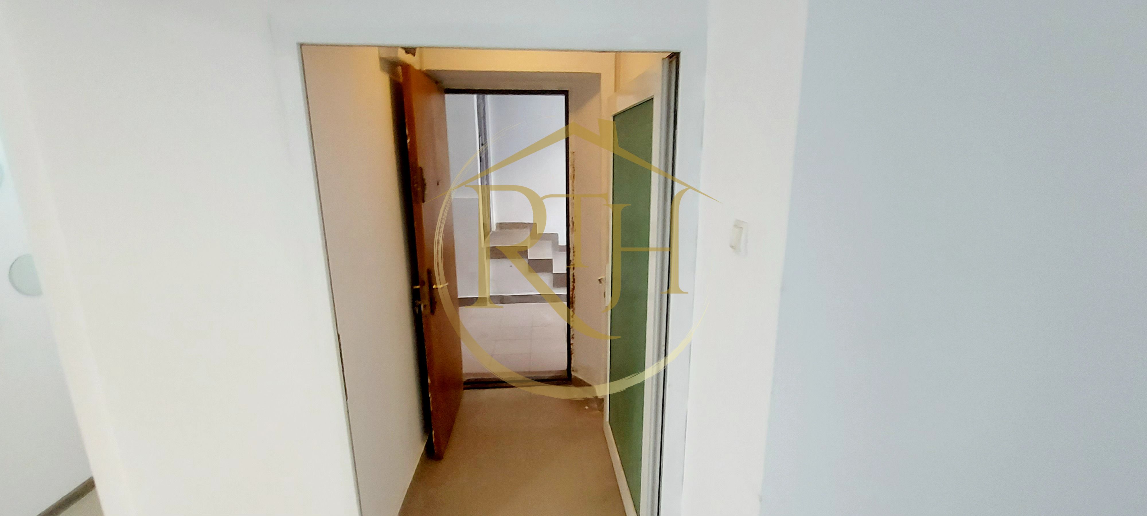 Se inchiriaza spatiu comercial situat in apropiere de Piata 700 si Piata Unirii — fotografia 15