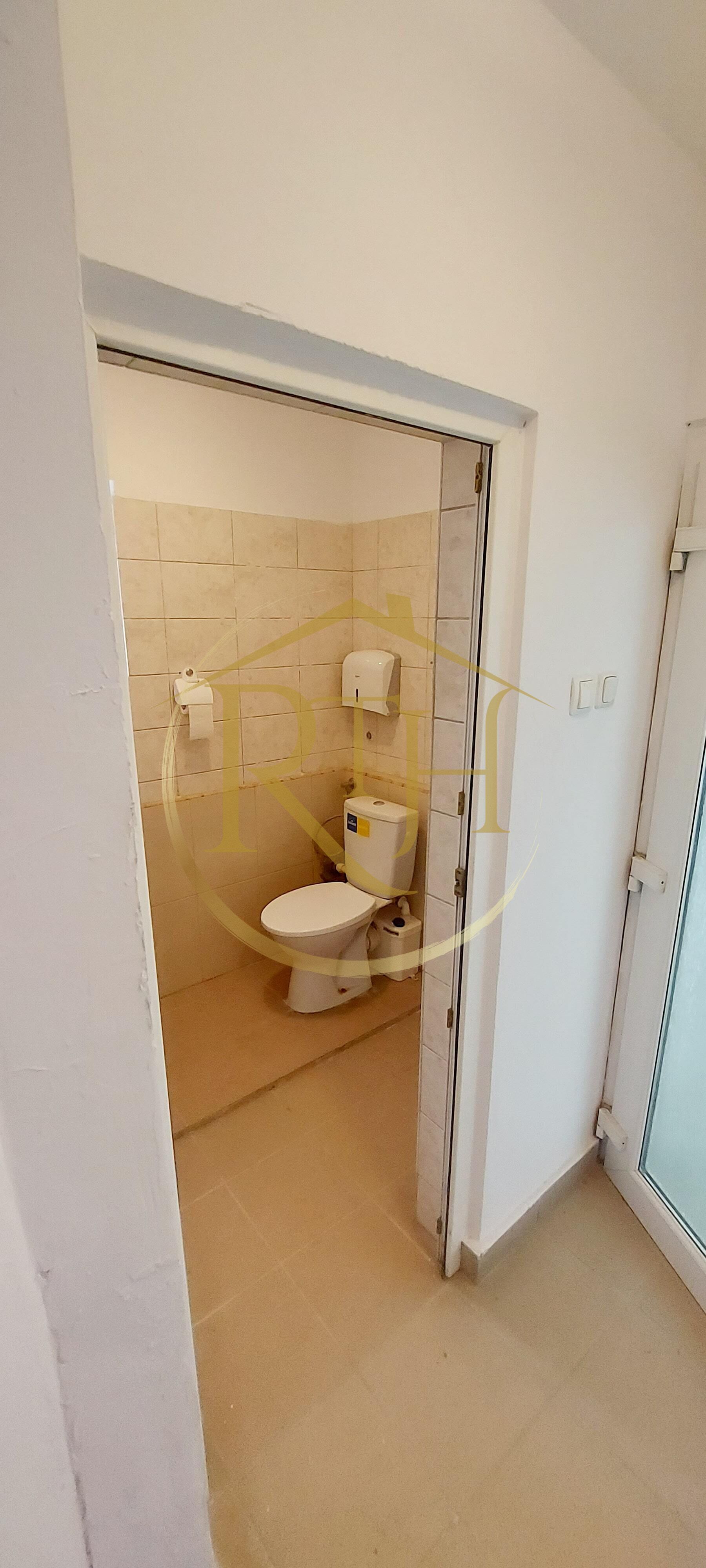 Se inchiriaza spatiu comercial situat in apropiere de Piata 700 si Piata Unirii — fotografia 16