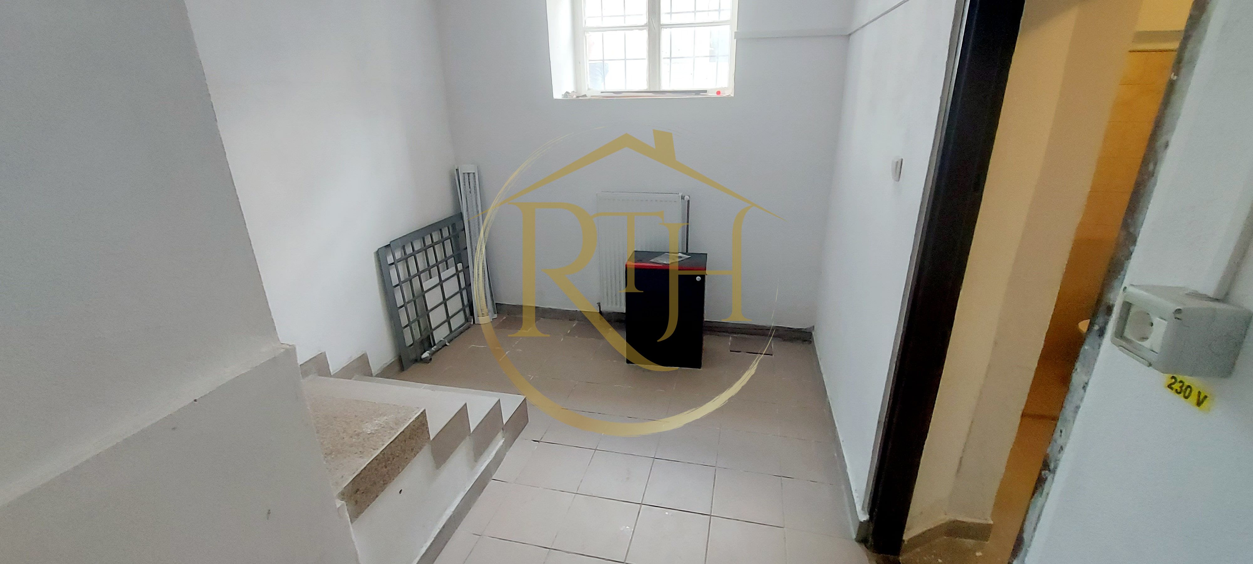 Se inchiriaza spatiu comercial situat in apropiere de Piata 700 si Piata Unirii — fotografia 17