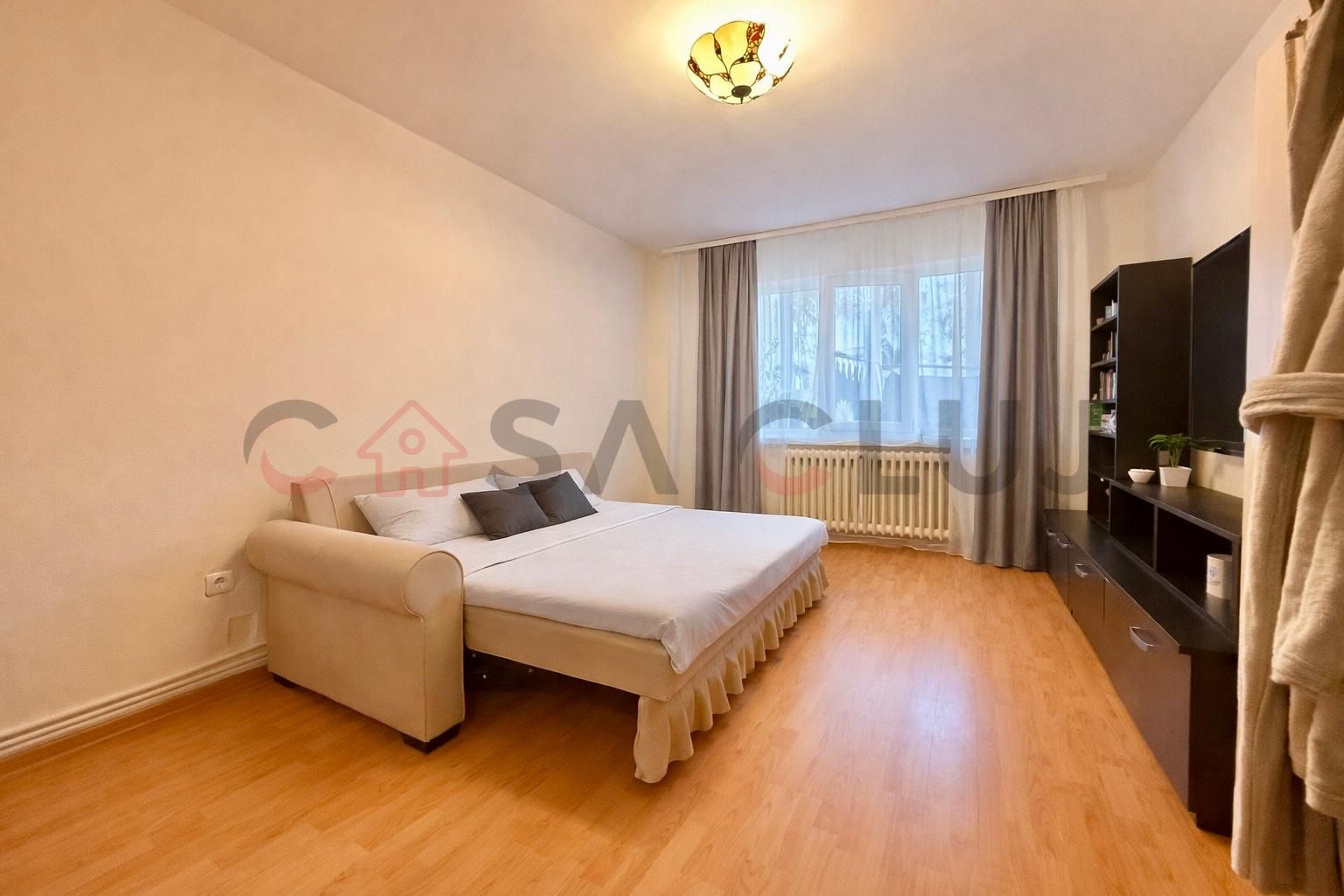 2 camere decomandate, lângă Baza Sportivă La Terenuri — fotografia 2