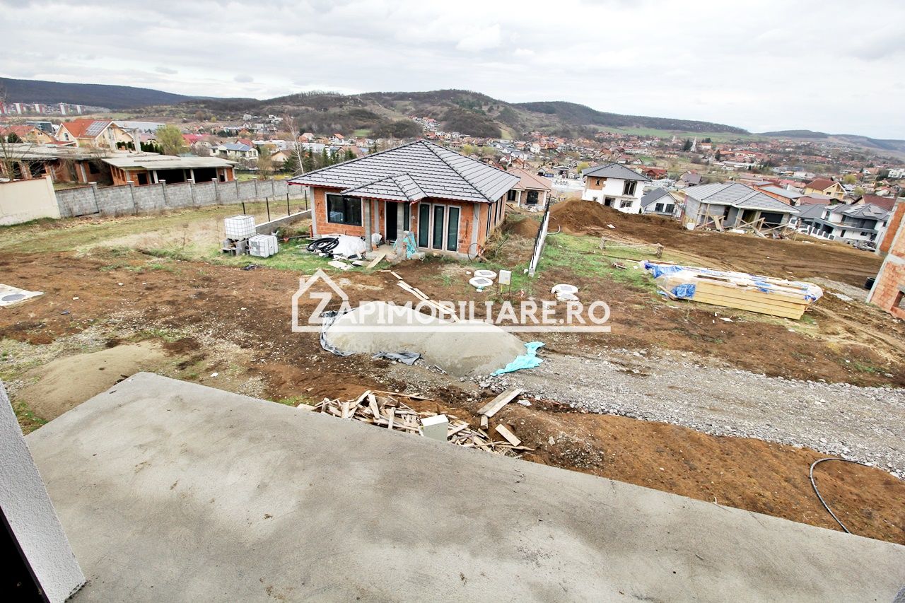 Casa la cheie cu gard,4 camere,2 bai,528mp teren, zona Penny — fotografia 3
