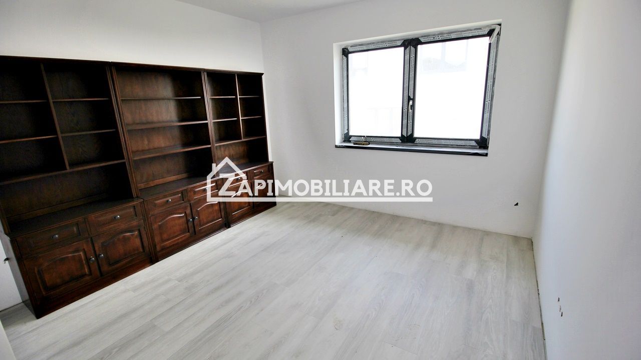Casa la cheie cu gard,4 camere,2 bai,528mp teren, zona Penny — fotografia 7