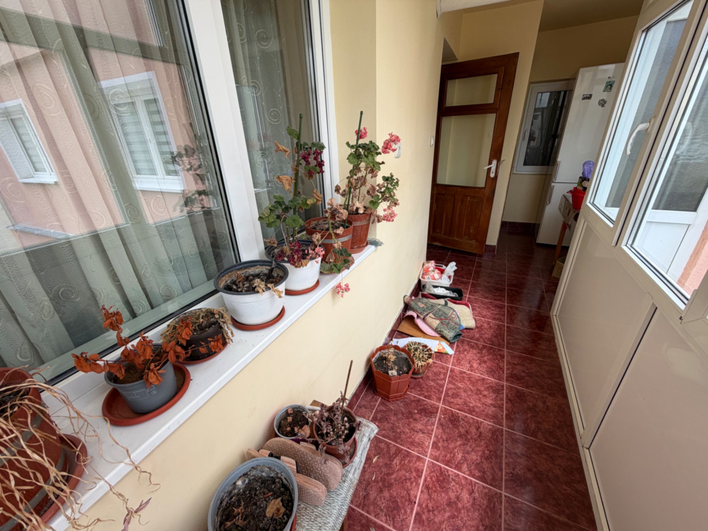 Apartament 3 camere, etaj 2 - Cugir — fotografia 10