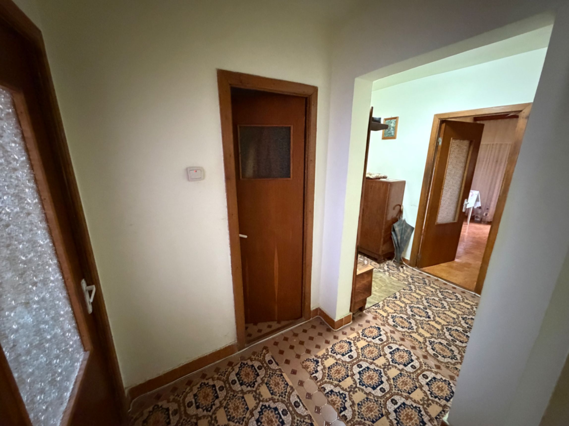 Apartament 3 camere, etaj 2 - Cugir — fotografia 7