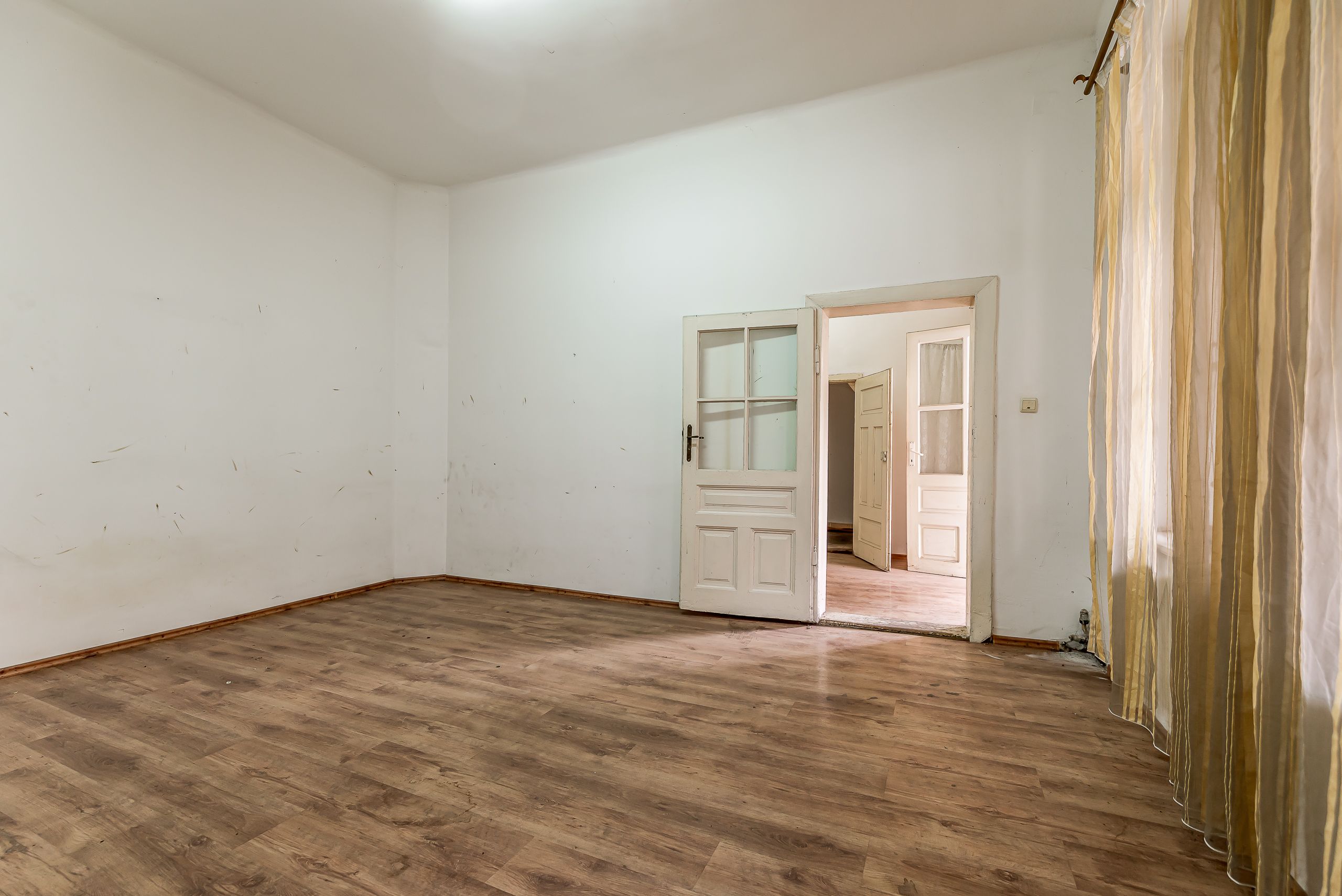 Apartament 2 camere Str. Lucian Blaga, clădire în renovare completa — fotografia 4