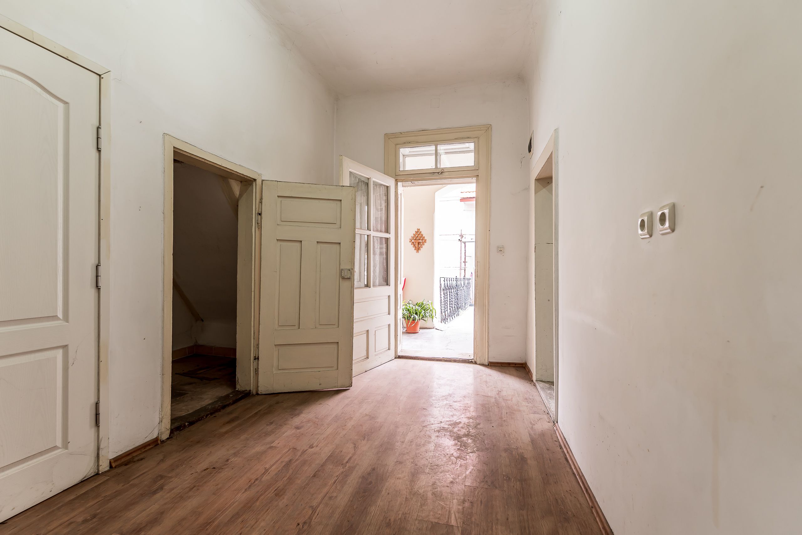 Apartament 2 camere Str. Lucian Blaga, clădire în renovare completa — fotografia 7