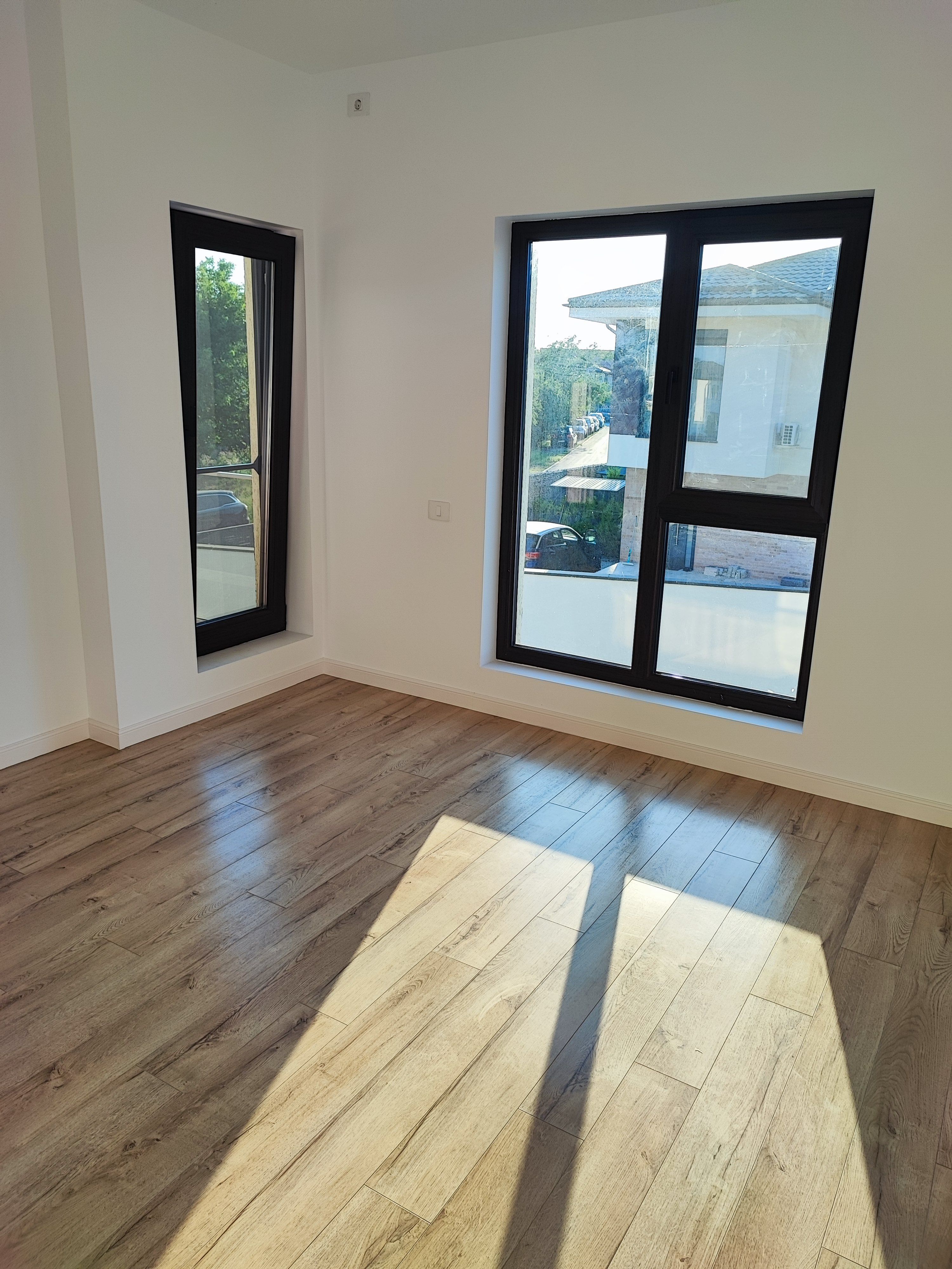Vilă de Lux P+1 în Tunari –5 Camere, Finisaje Premium — fotografia 30