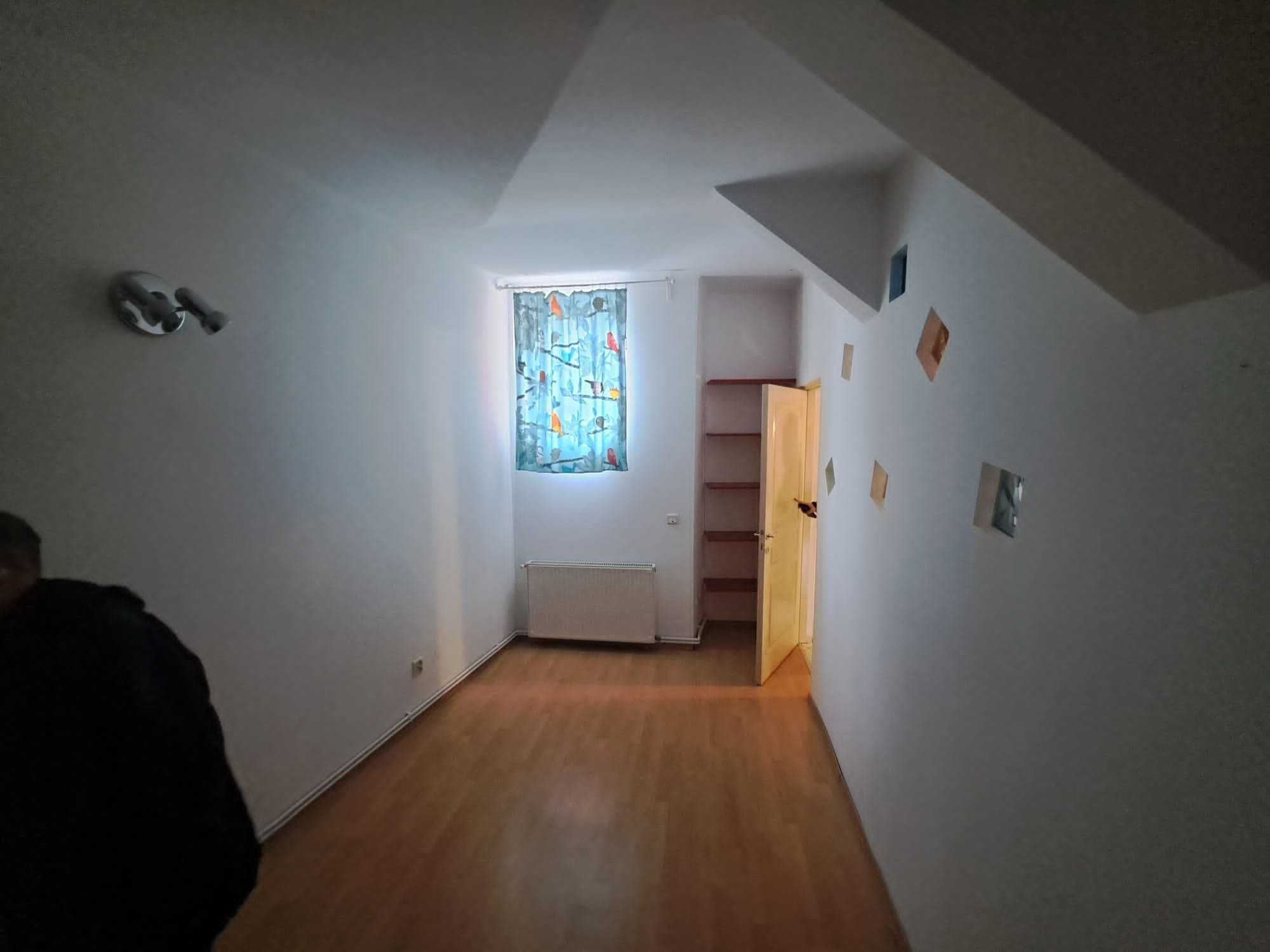 Vila, 2005,  3 camere, 2 bai in Piata Muncii — fotografia 6