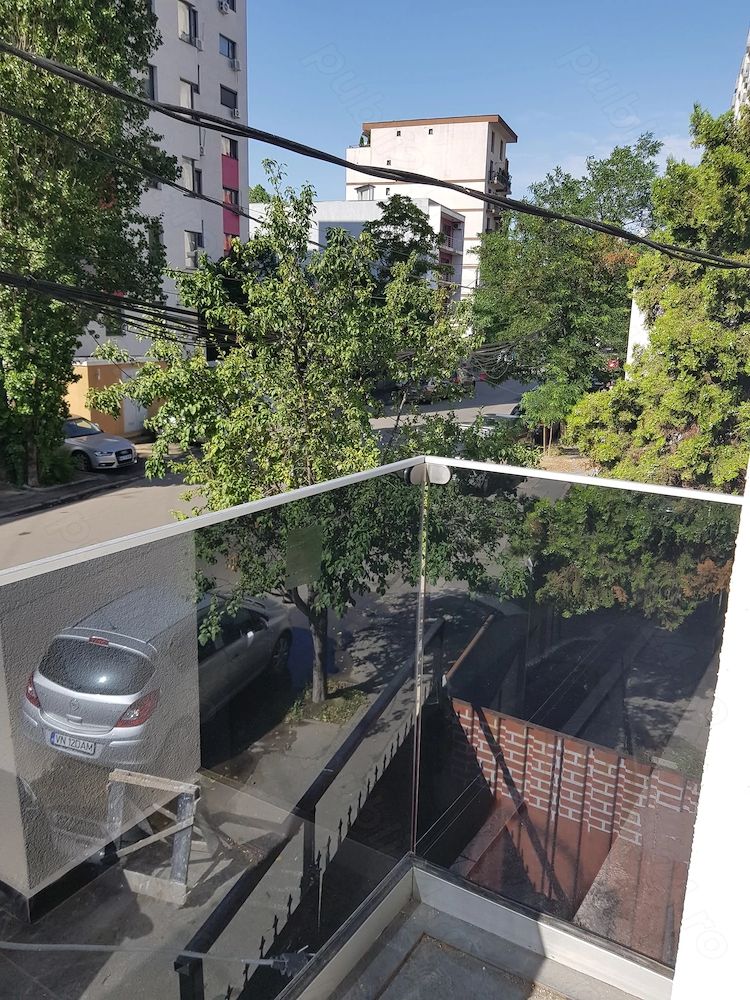 Vila 6 camere  metrou Grozavesti pentru birouri sau locuinta — fotografia 2