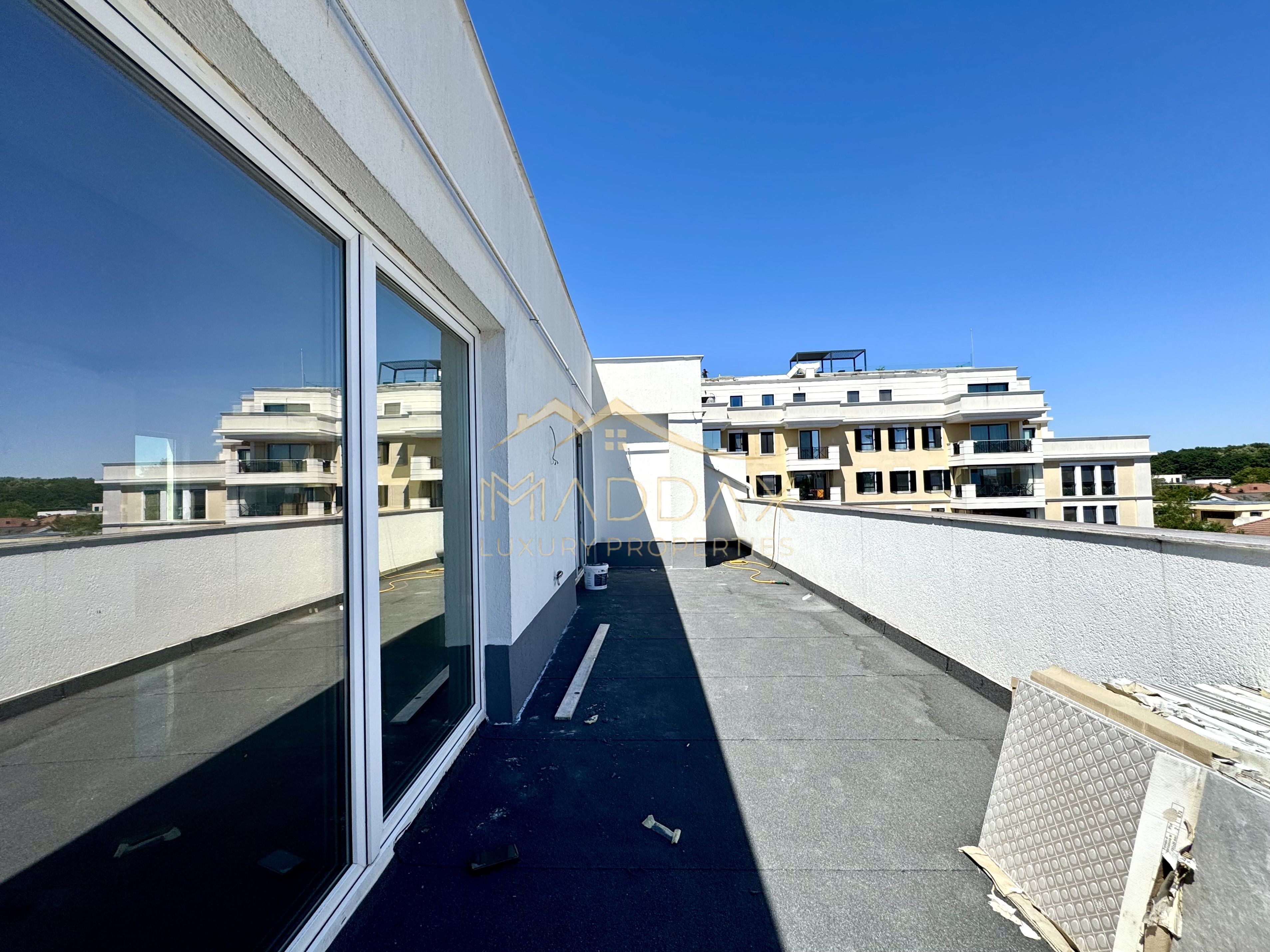 Duplex cu 4 Camere *211mp* Mobilat Complet/ 1 parking / Erou Iancu Nicolae — fotografia 4